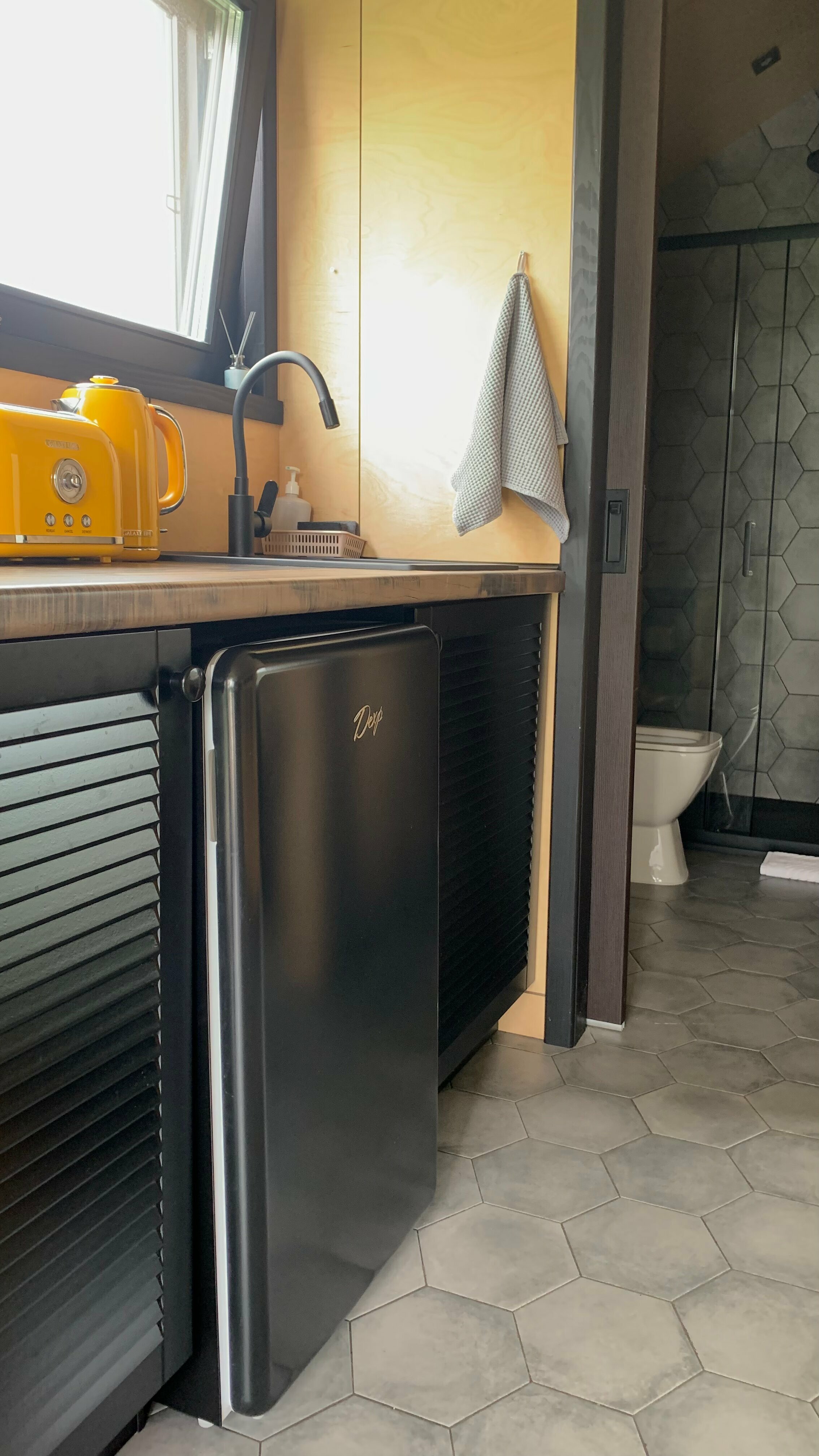 Трехместный номер с видом на горы