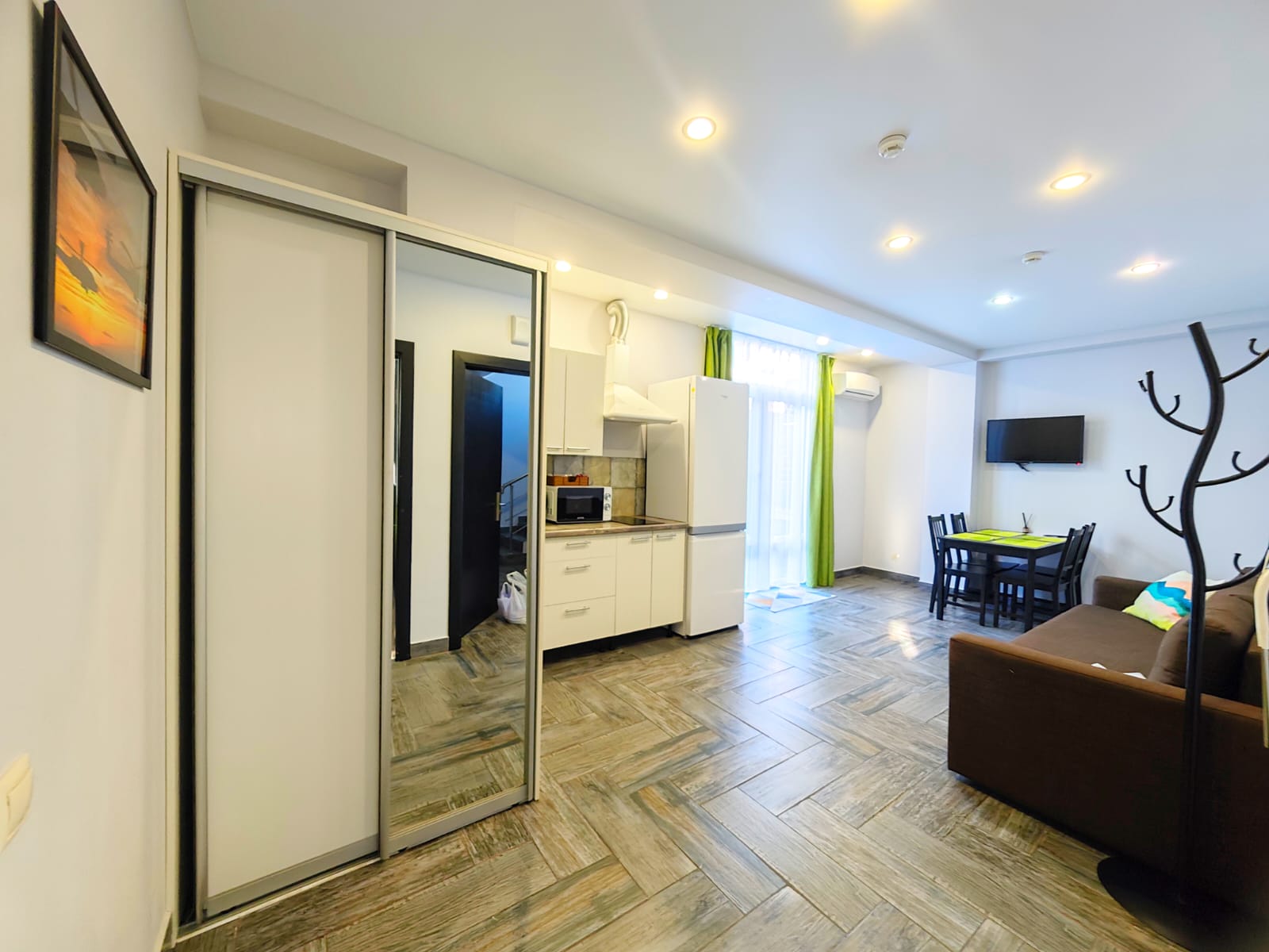 Cемейный номер с собственной ванной комнатой