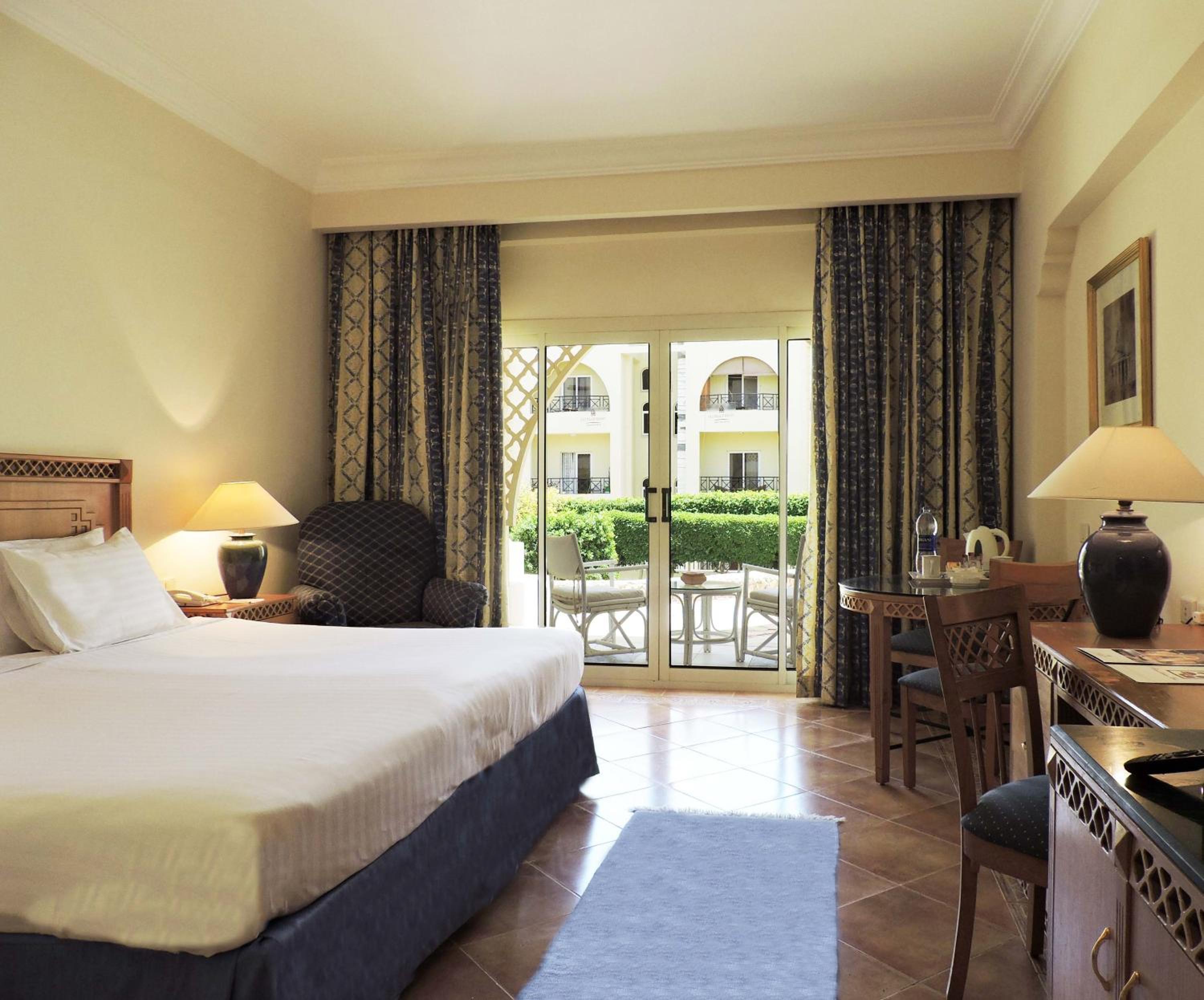 Standard Room with Garden View