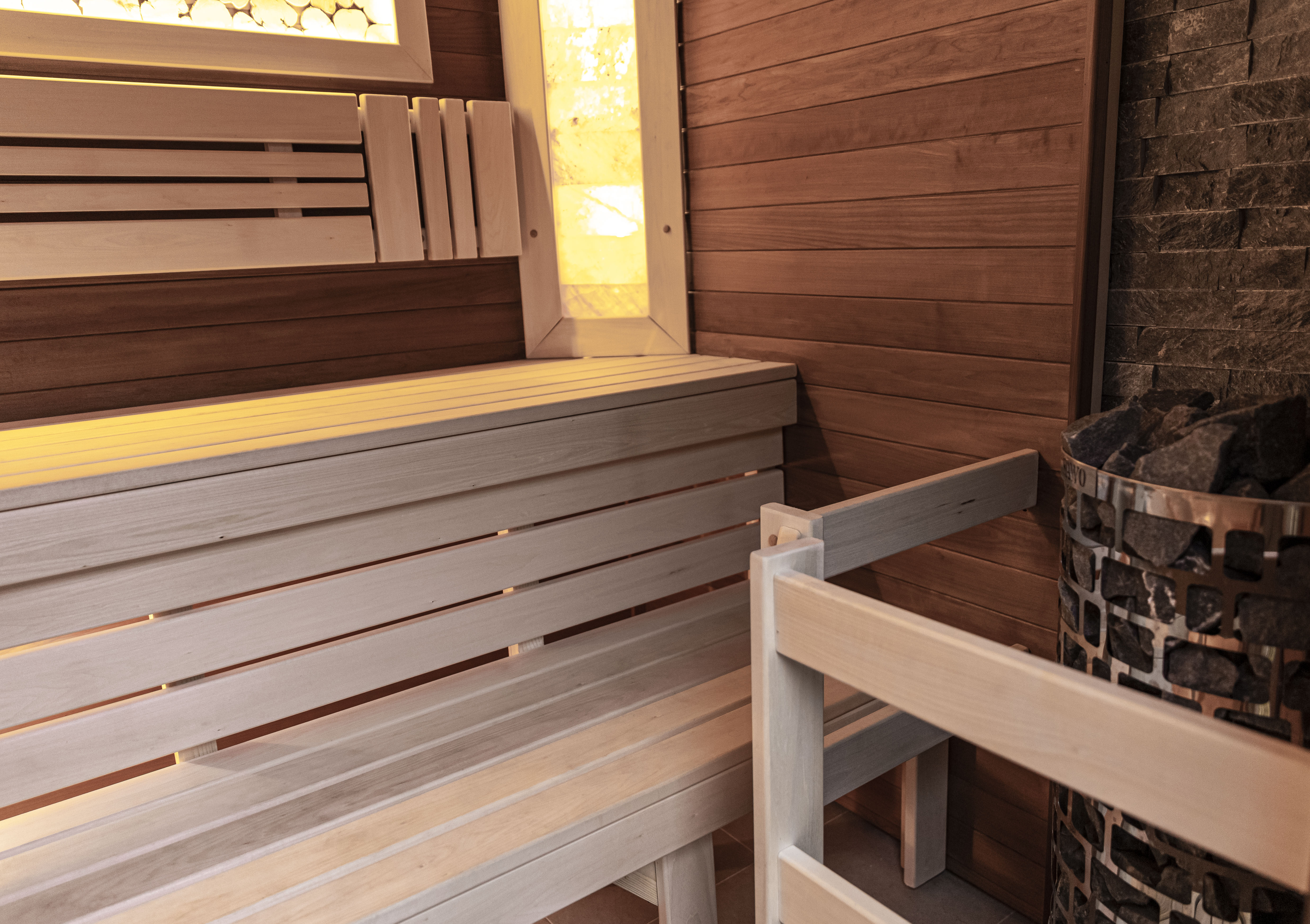 Люкс с кроватью размера «king-size» и балконом