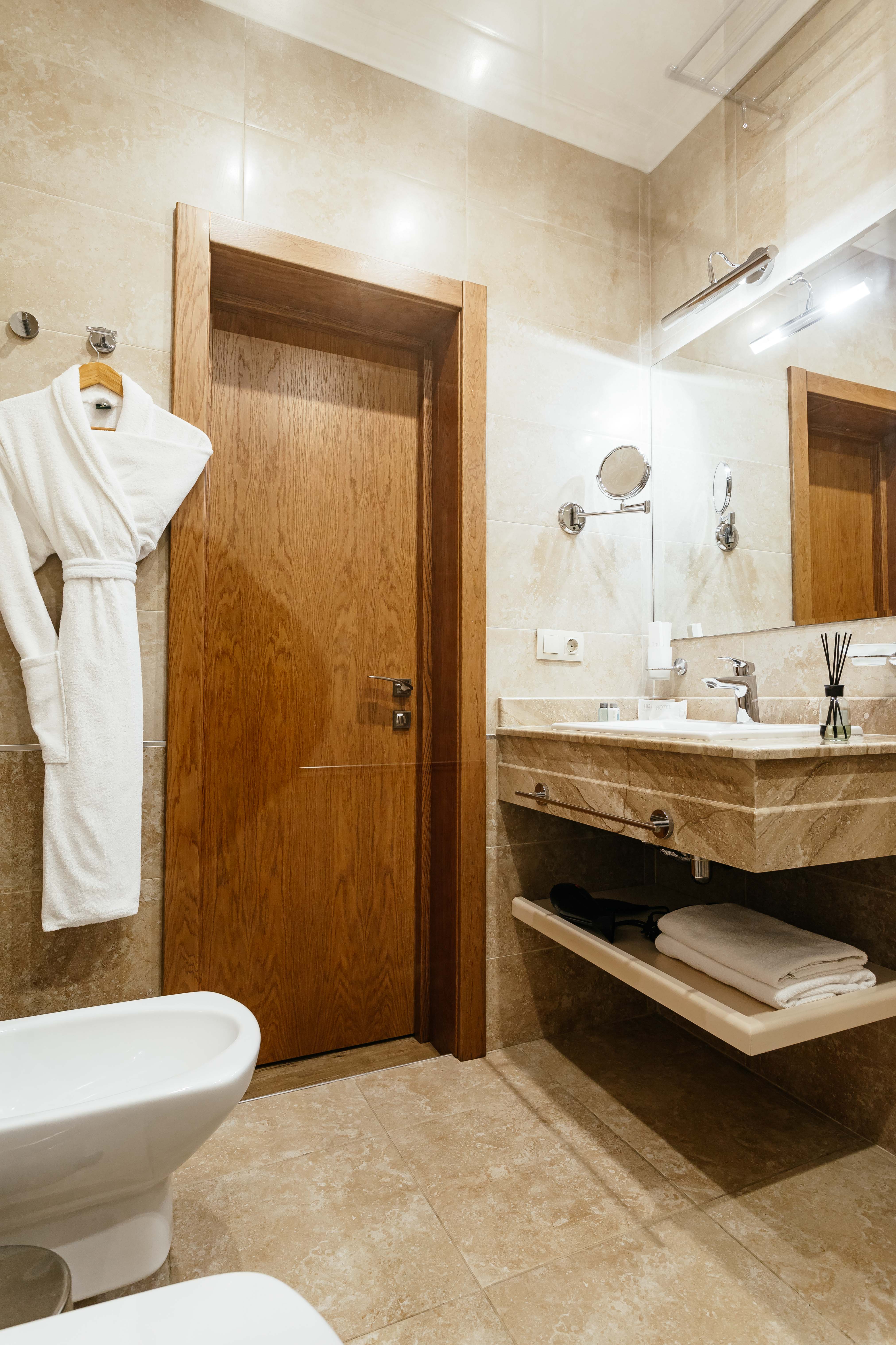 Сьюит двухкомнатный без балкона вид на парк/горы.Главный корпус 5*