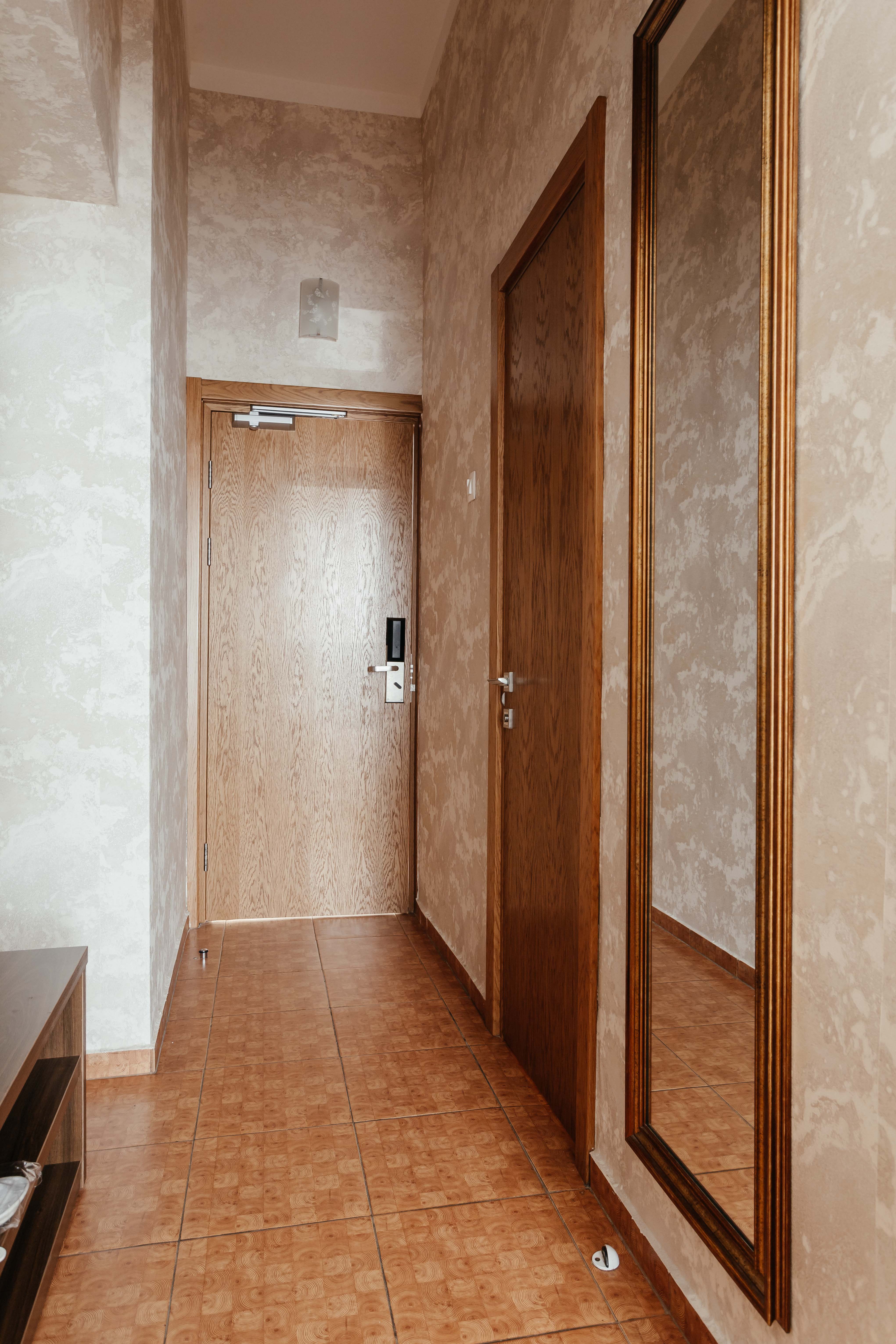 Стандарт одноместный с балконом вид на парк/3 корпус. Второй корпус 3*