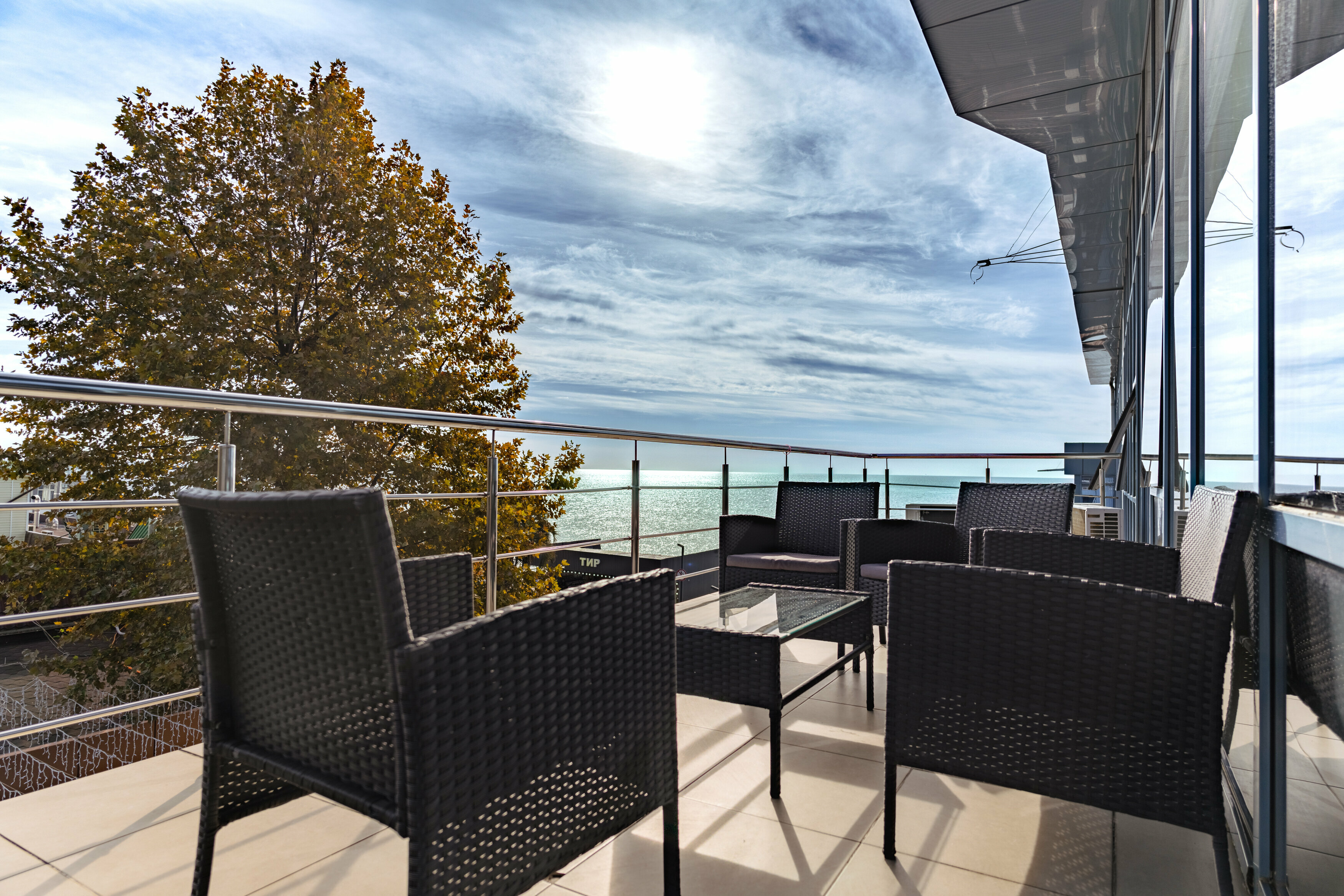 Двухкомнатный номер VIP с террасой и видом на море