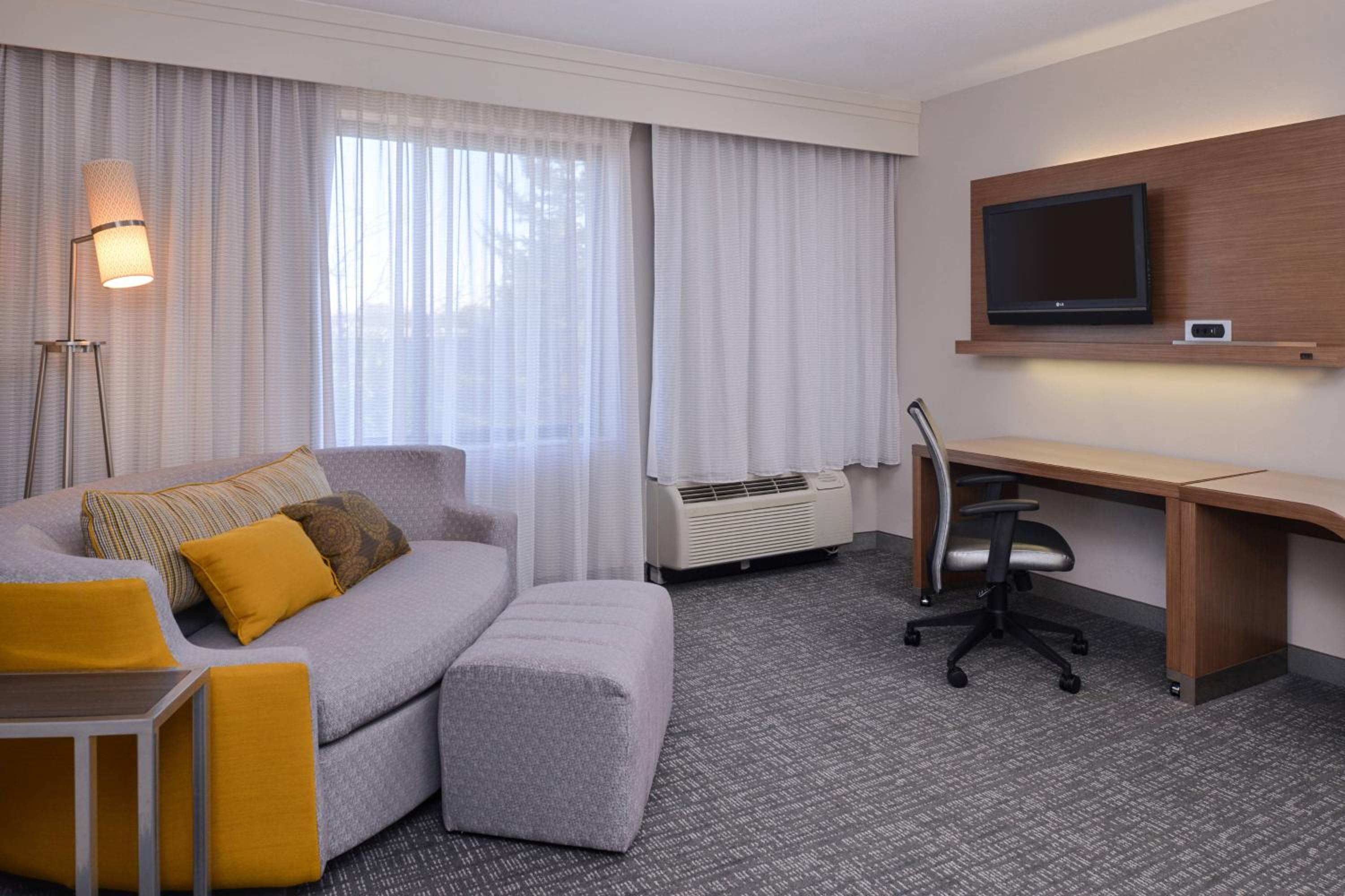 One-Bedroom King Suite