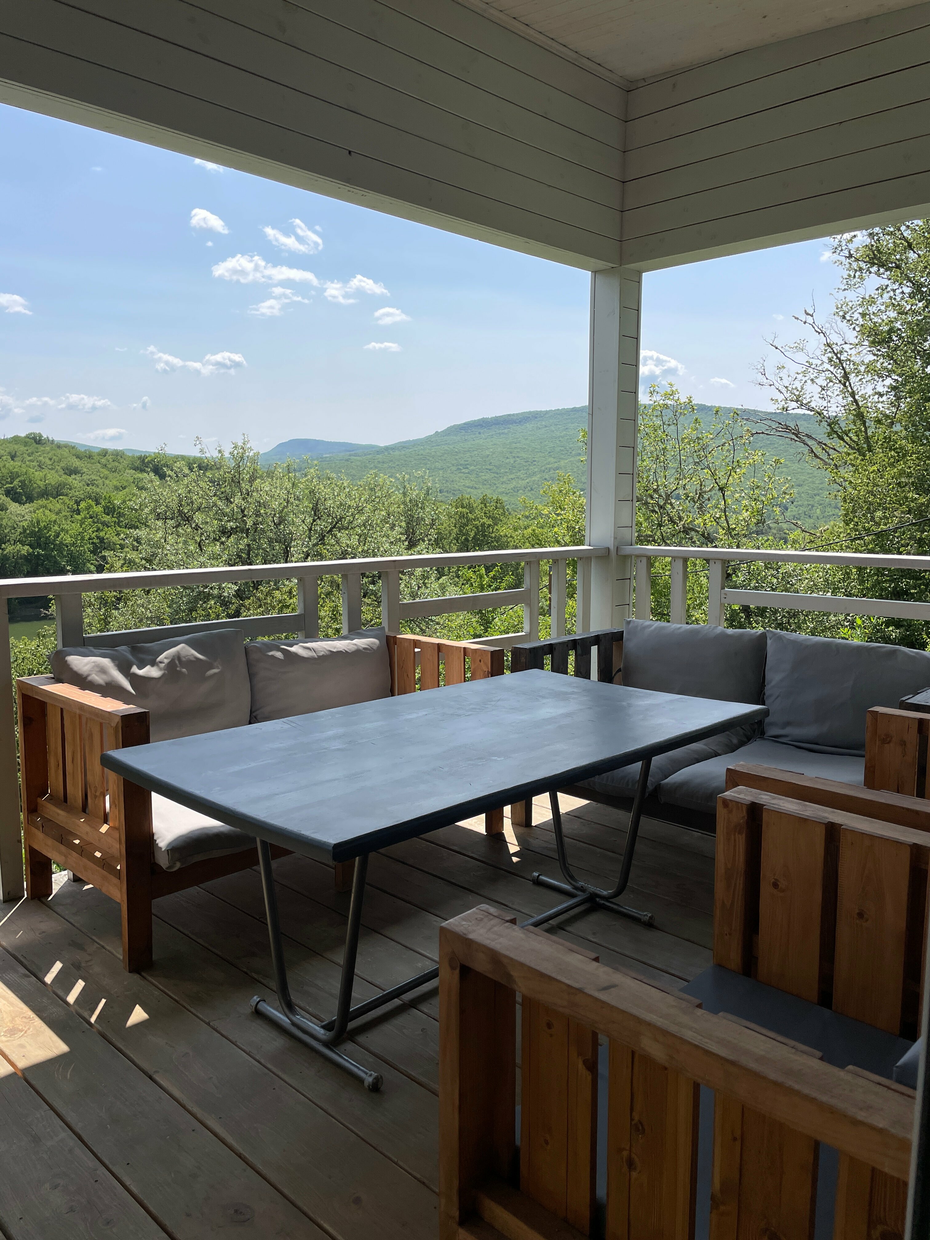 Дом с видом на озеро