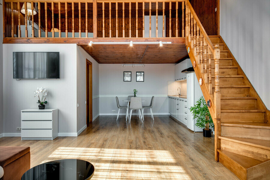 1Ю  Лофт с выходом на детскую площадку