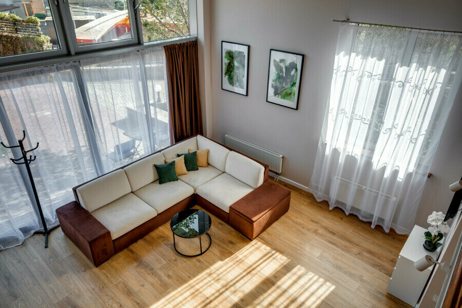 1Ю  Лофт с выходом на детскую площадку