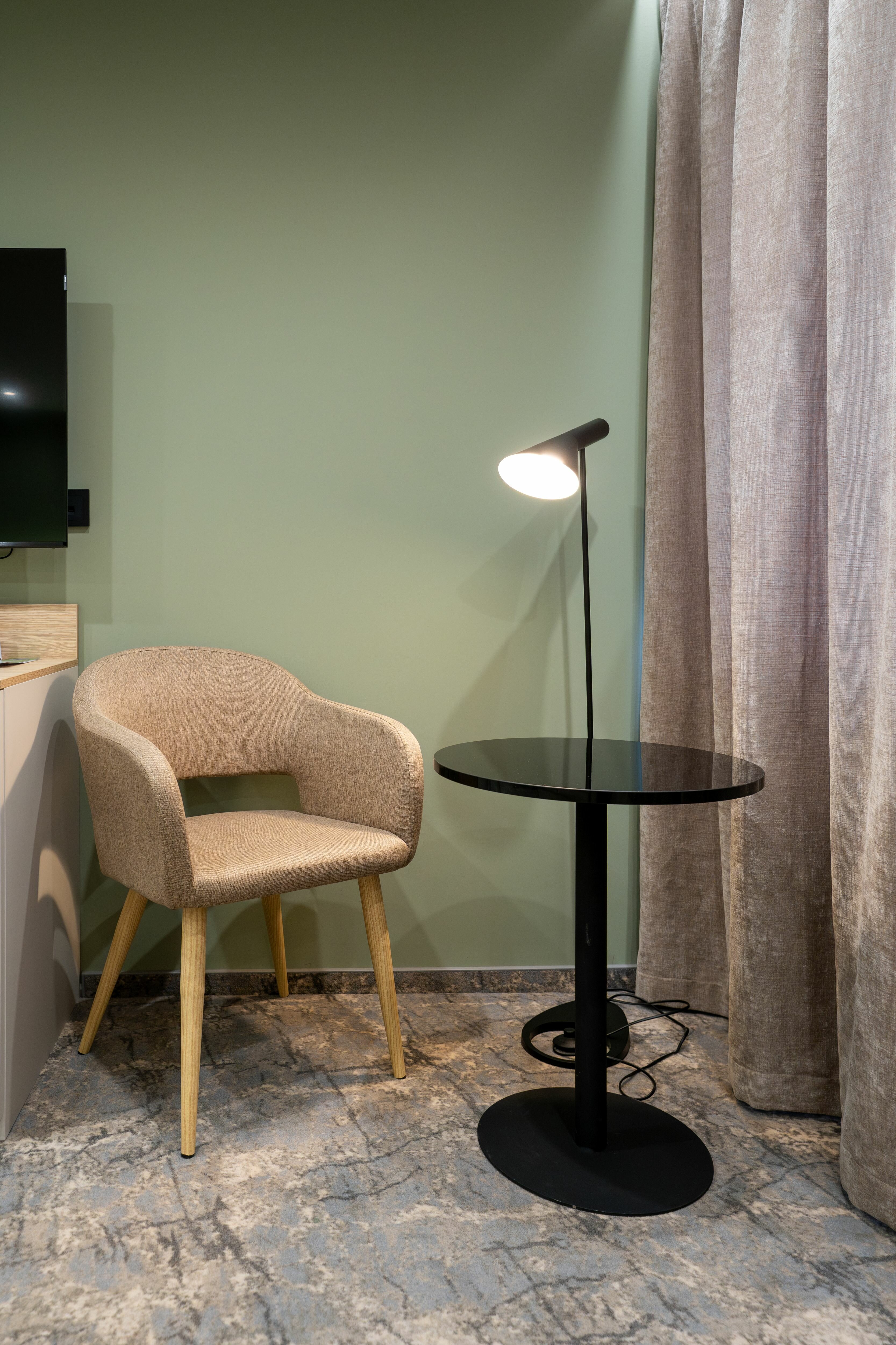 Номер-студия с кроватью размера «king-size»