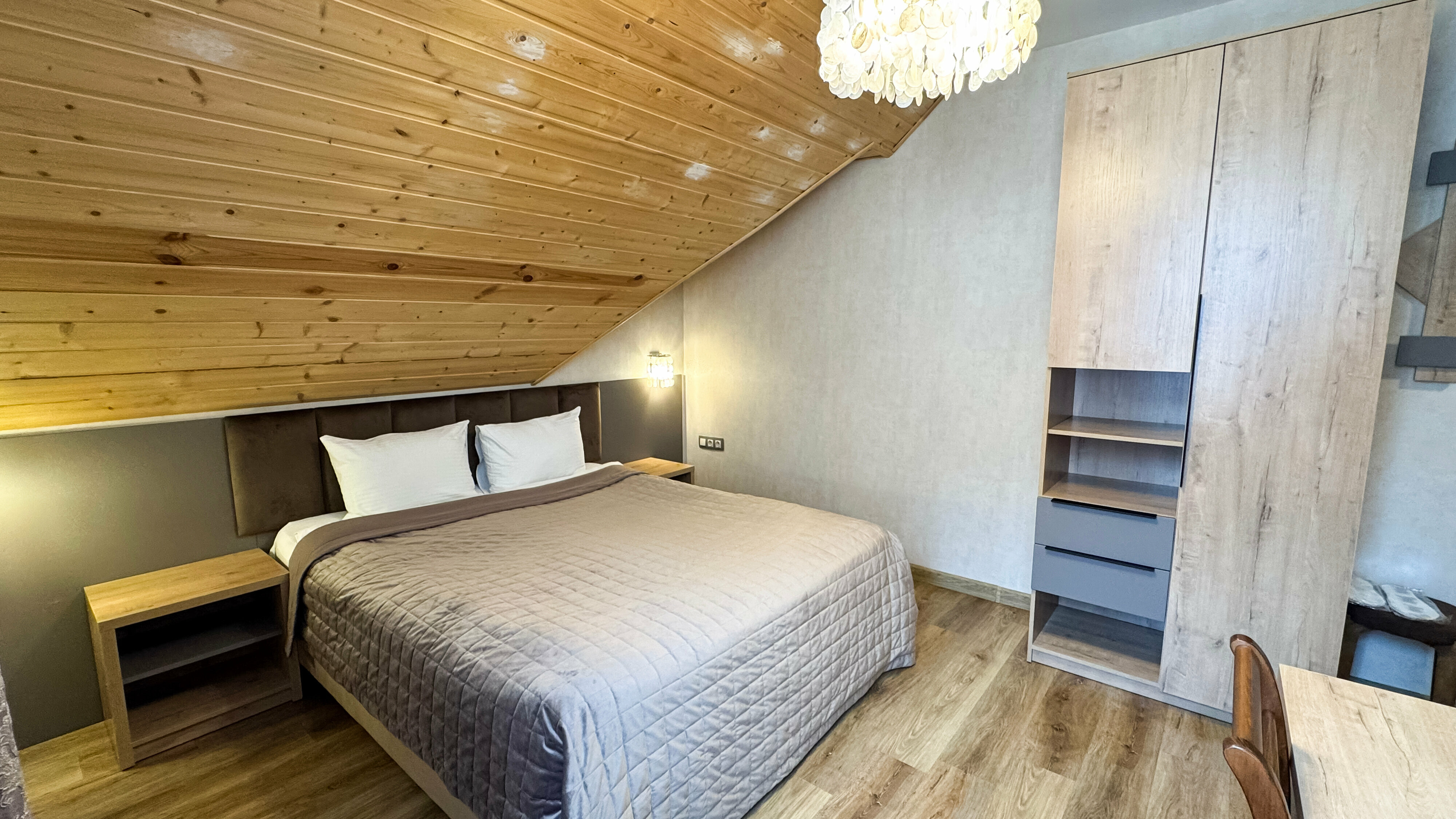 Улучшенный номер с кроватью размера «king-size» или 2 отдельными кроватями