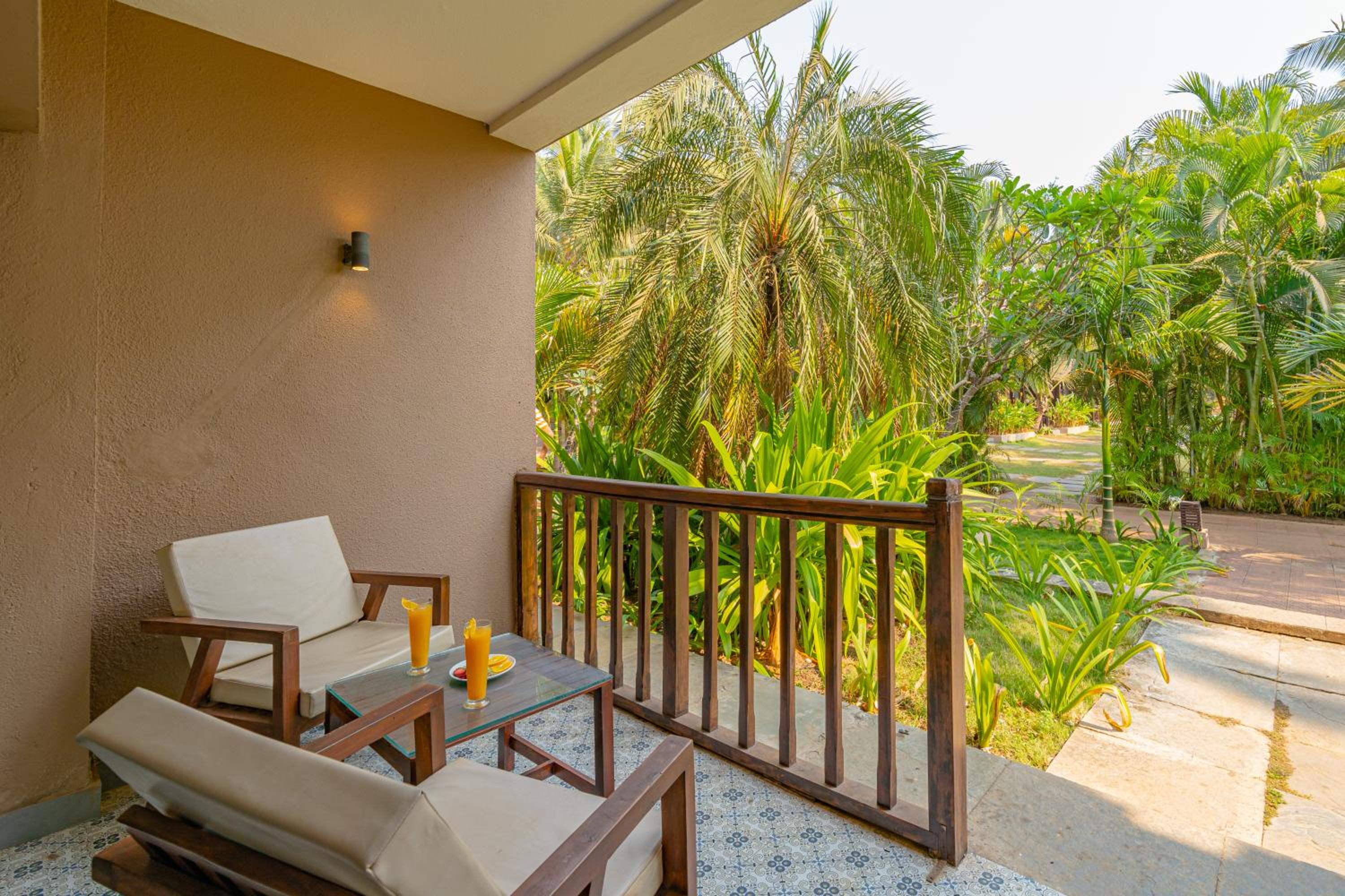 Luxury Room with Garden View with Balcony (with complimentary Kayaking and 20% off on Massage session)
