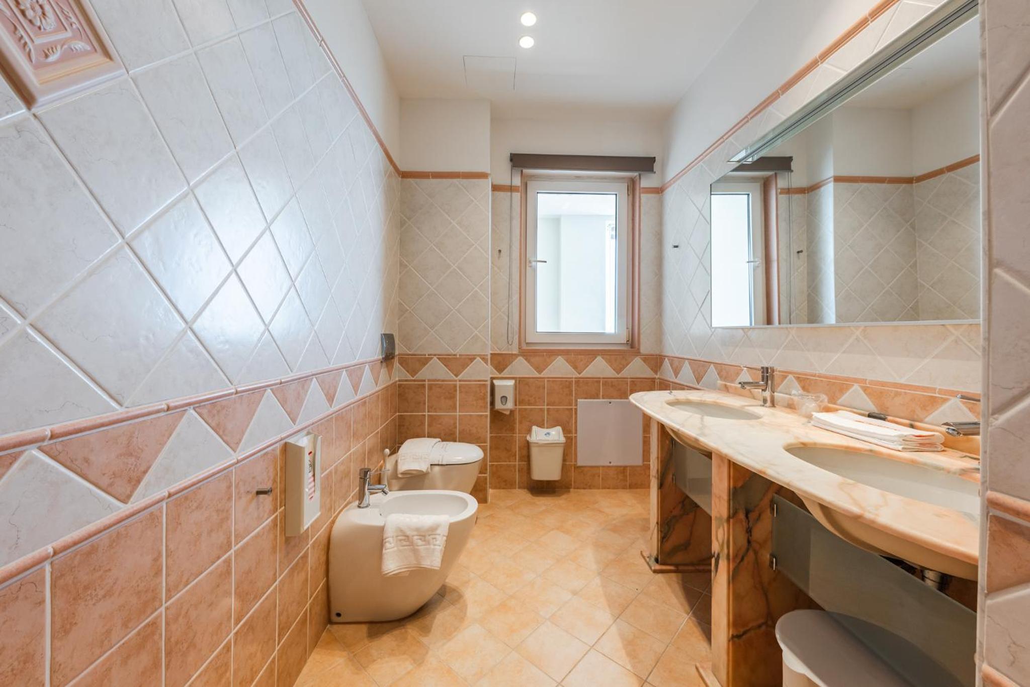 Deluxe Suite with Sea View