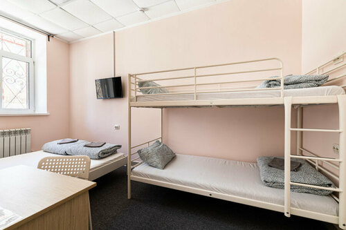 Четырехместный номер с общей ванной комнатой