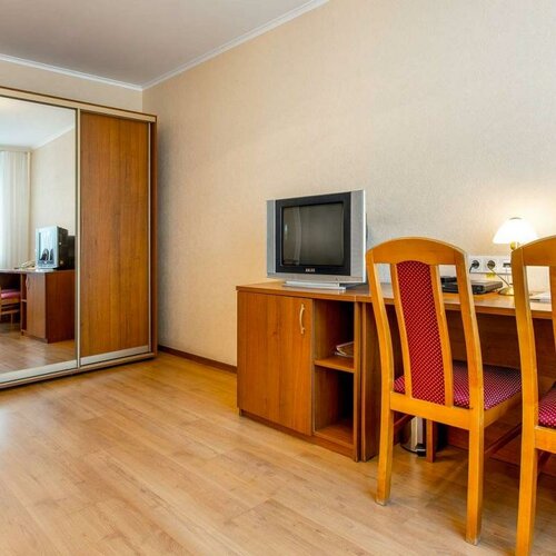 ДЖУНИОР СЬЮТ