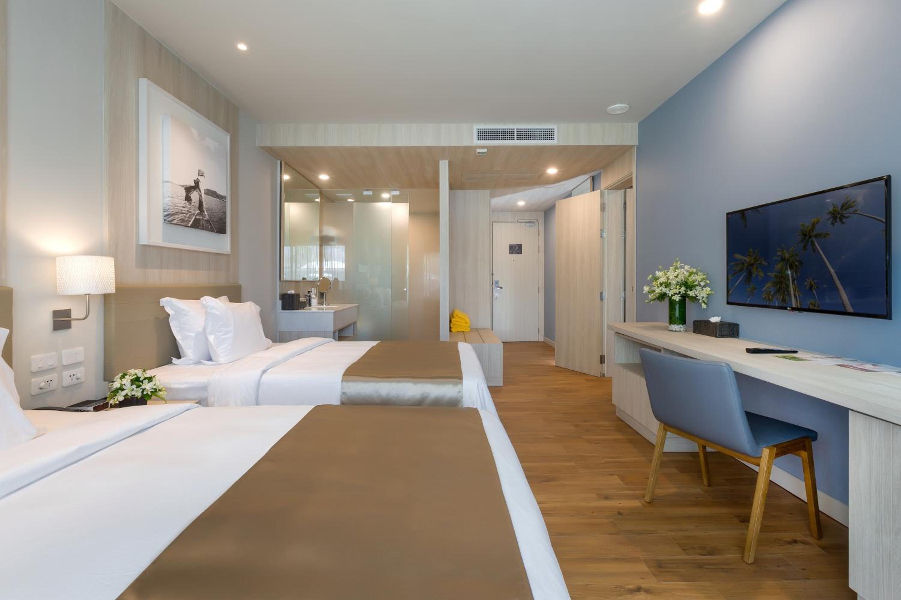 Deluxe Double or Twin Room with Pool View - Family Wing