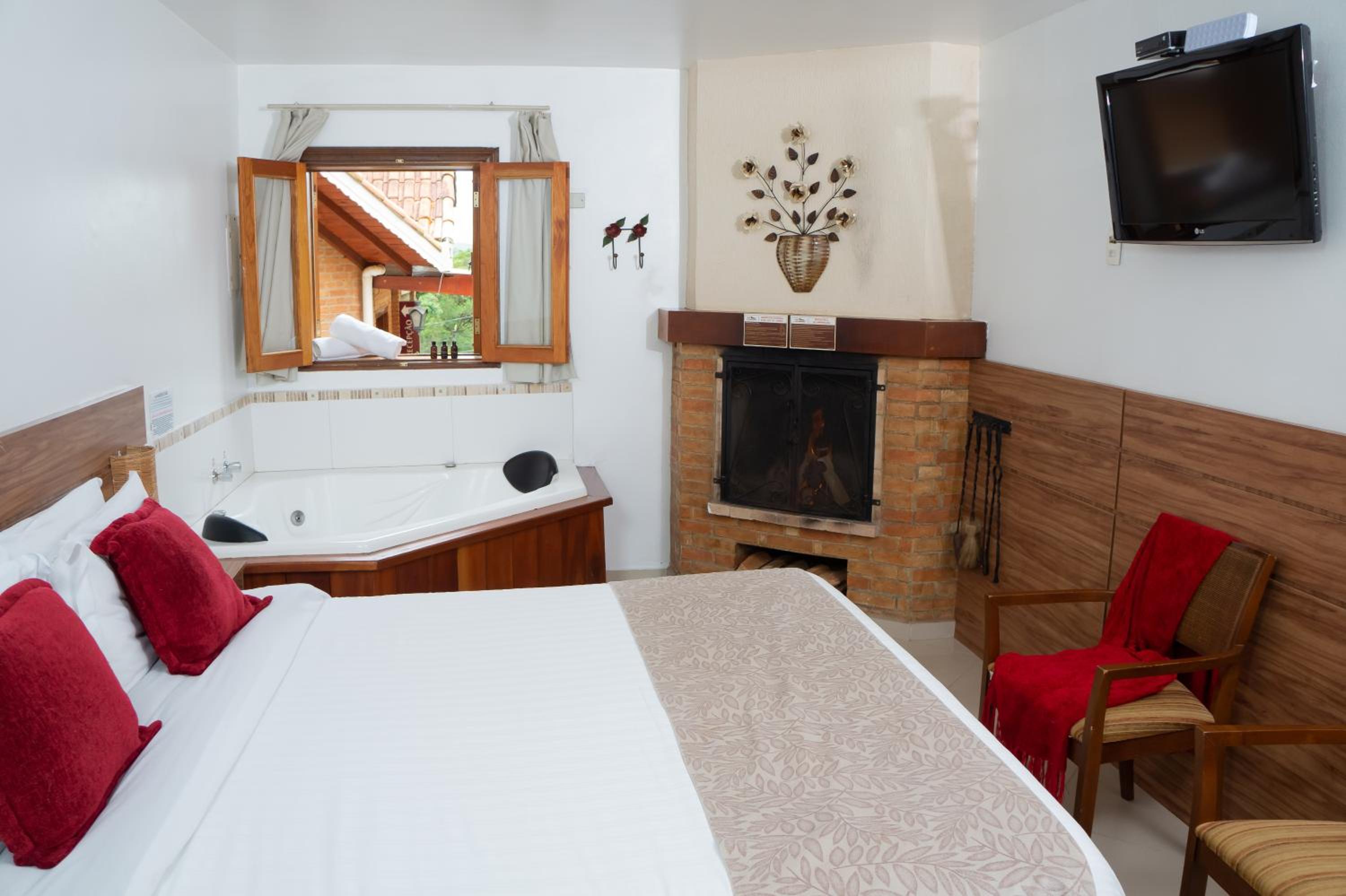 Junior Room with Hydro – Ground Floor