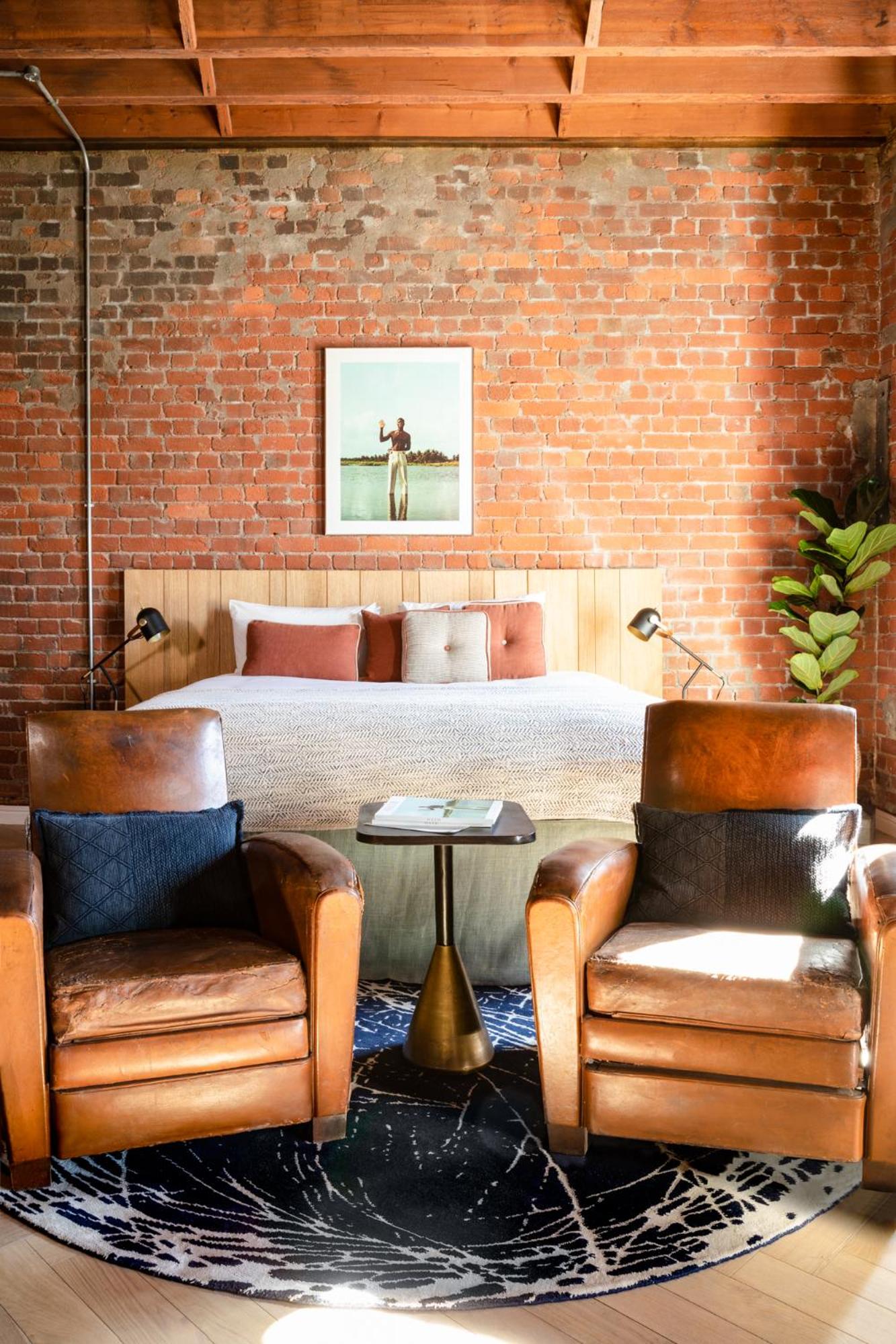 Deluxe King Room with Four Poster Bed, Bath Tub and Kitchenette