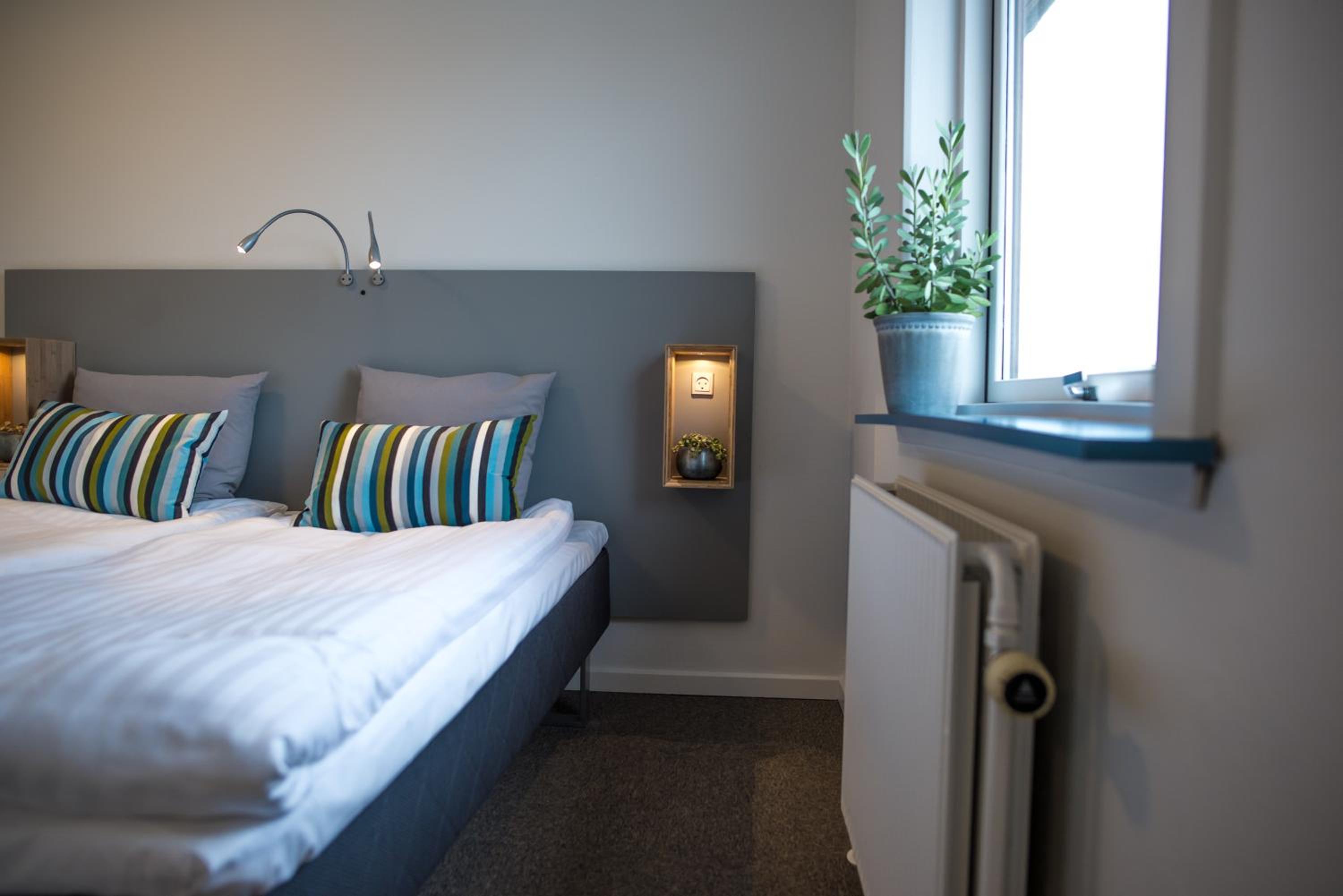 Family Room (2 Adults + 2 Children)