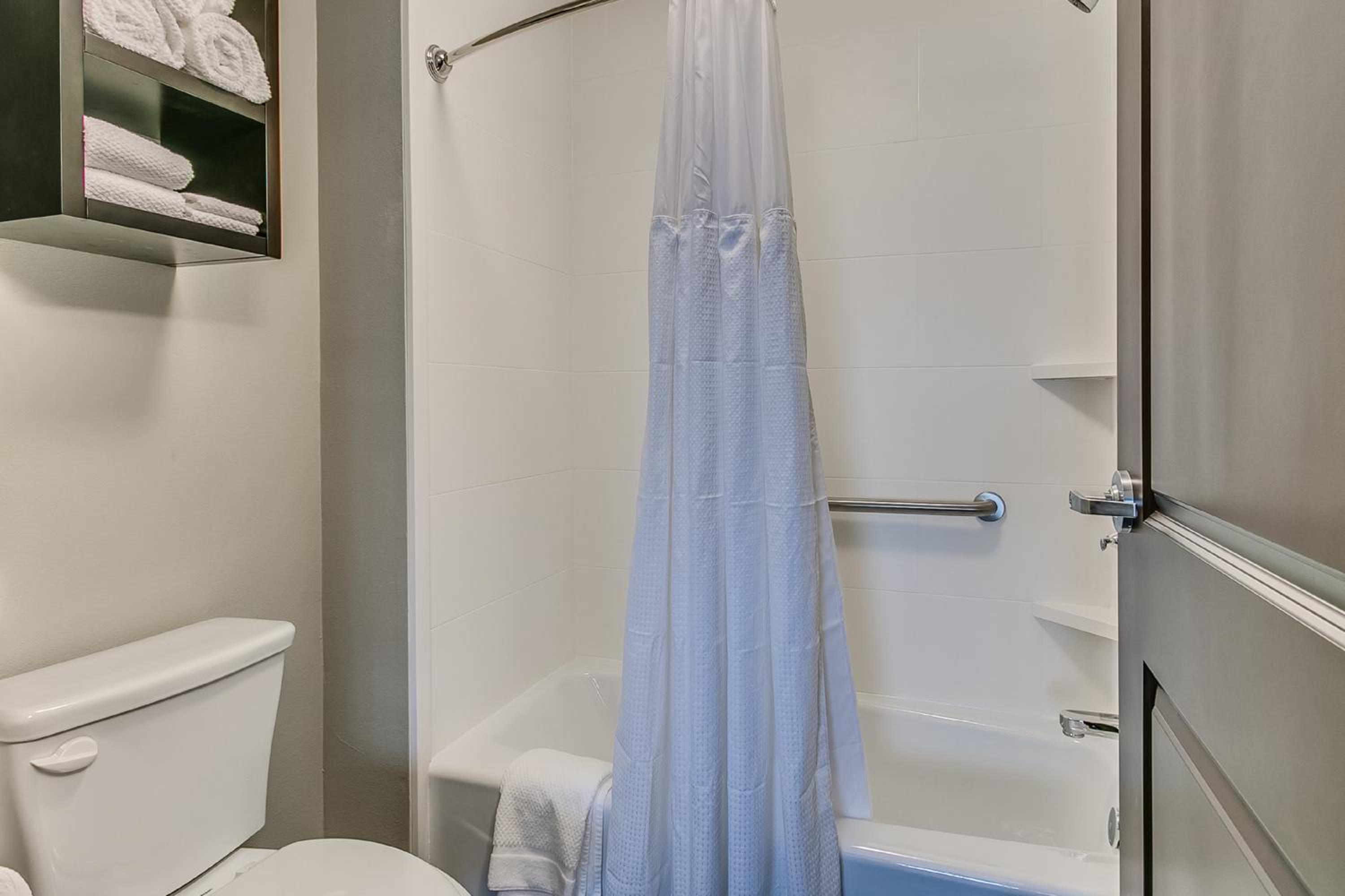 King Studio Suite - Hearing Accessible/Non-Smoking