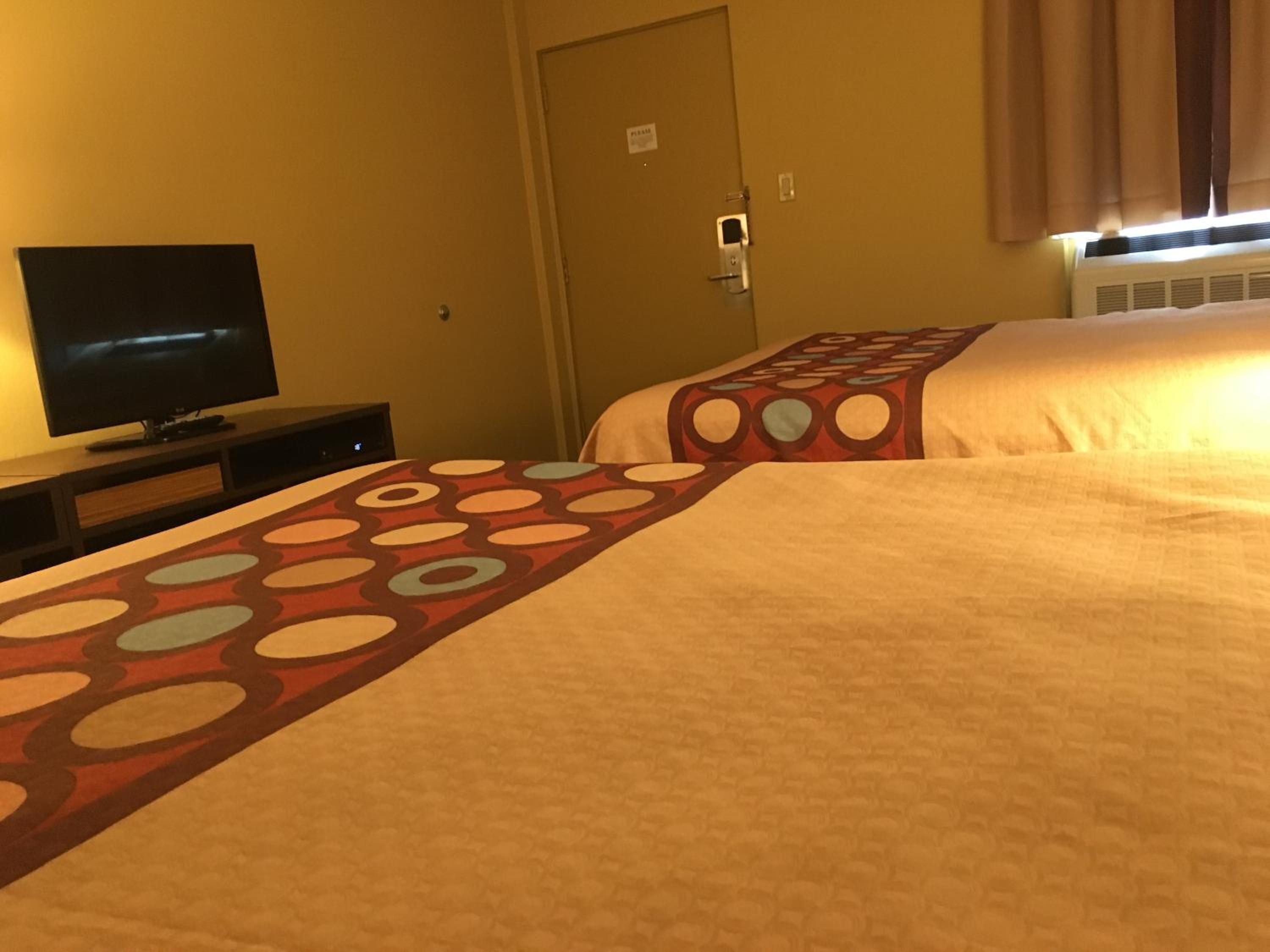 Queen Room with Two Queen Beds - Ground Floor/Non-Smoking