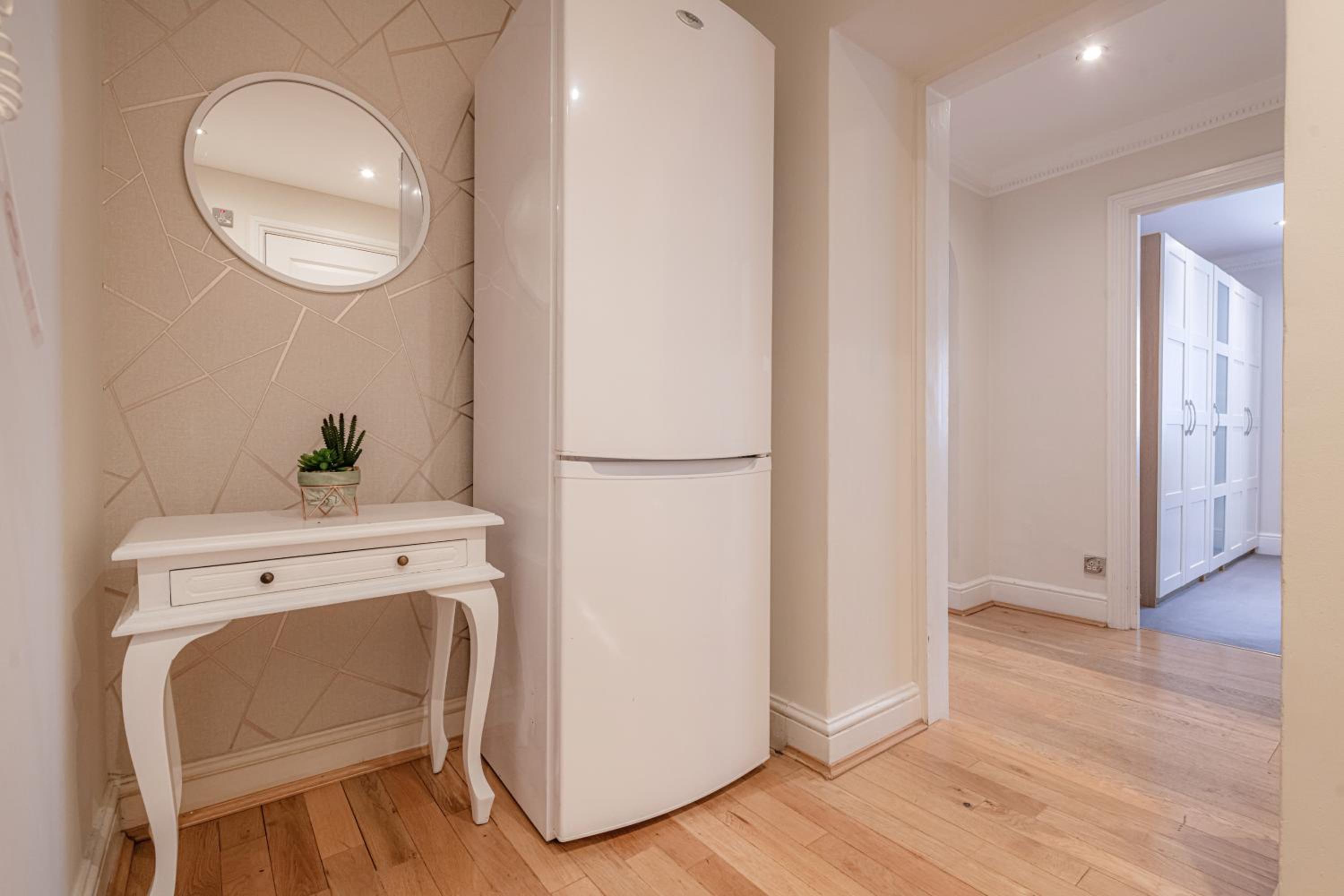 Superior One Bedroom Apartment