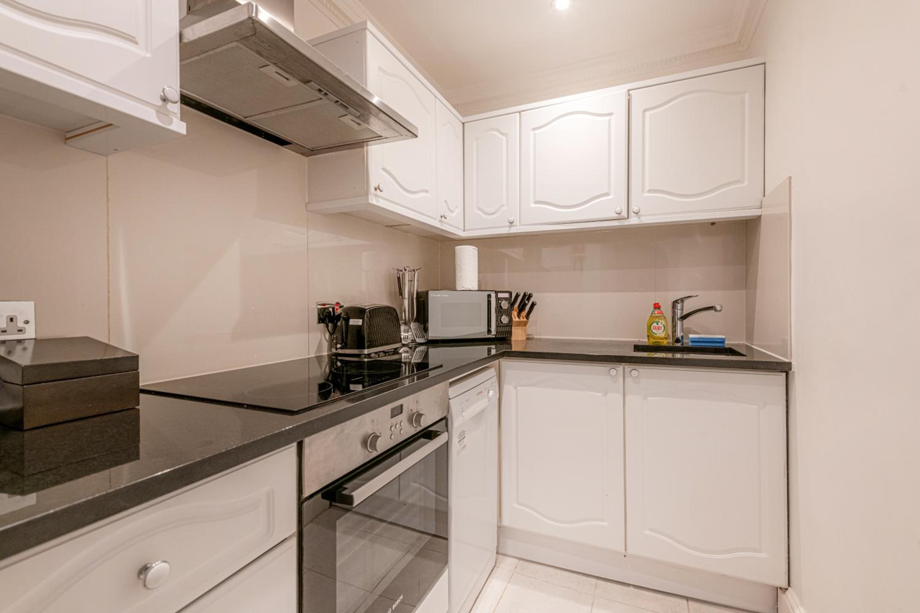 Superior One Bedroom Apartment