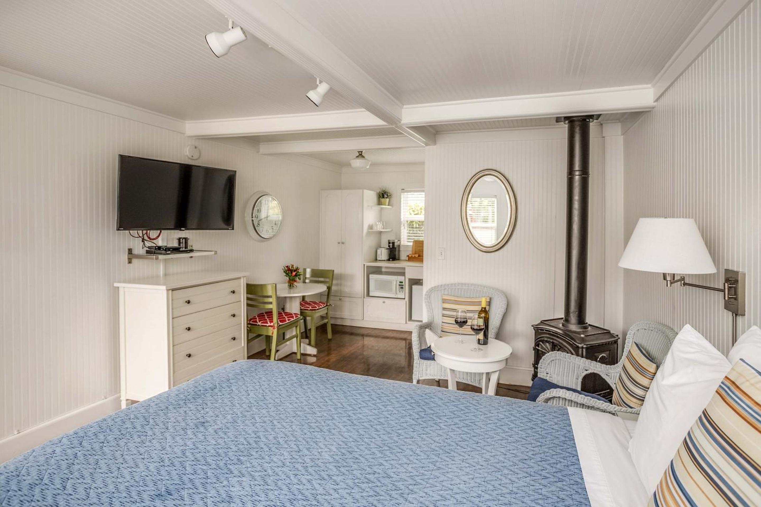 McBee Cottage - Classic Queen (Children and Pet Friendly)