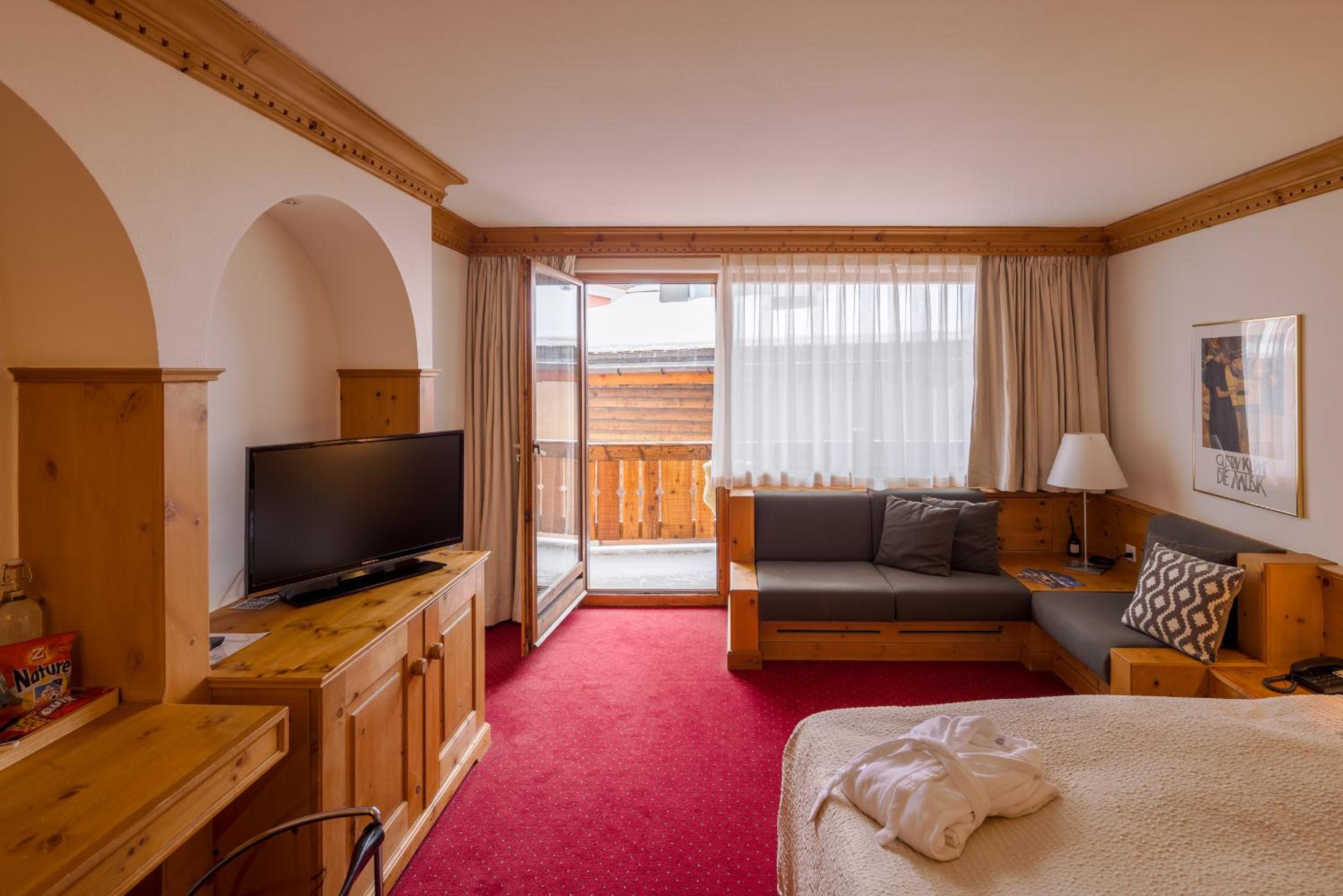 Deluxe Double Room with Balcony
