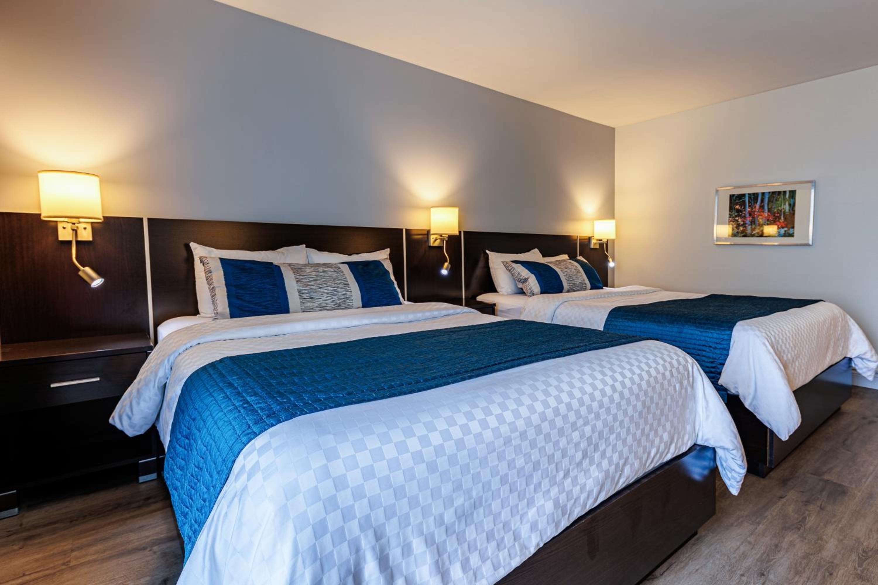 Superior Queen Room with Two Beds