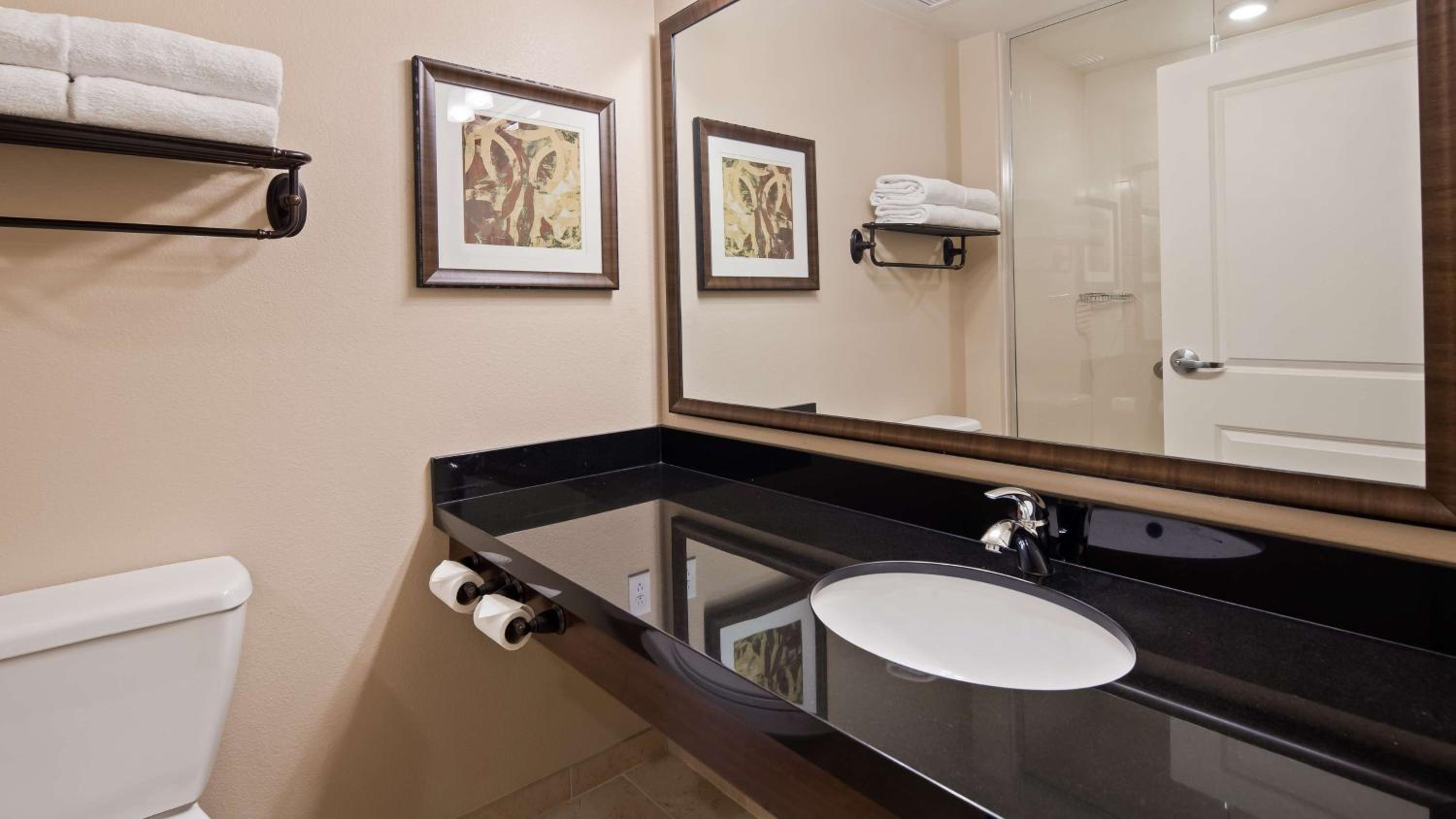 Queen Suite with Two Queen Beds and Bath Tub - Disability Access