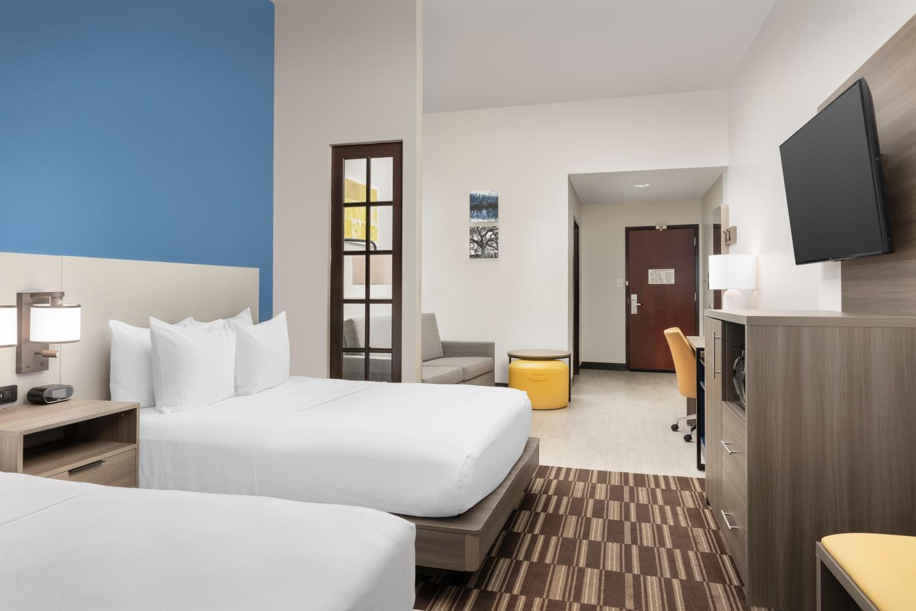 Queen Room with Two Queen Beds - Non-Smoking