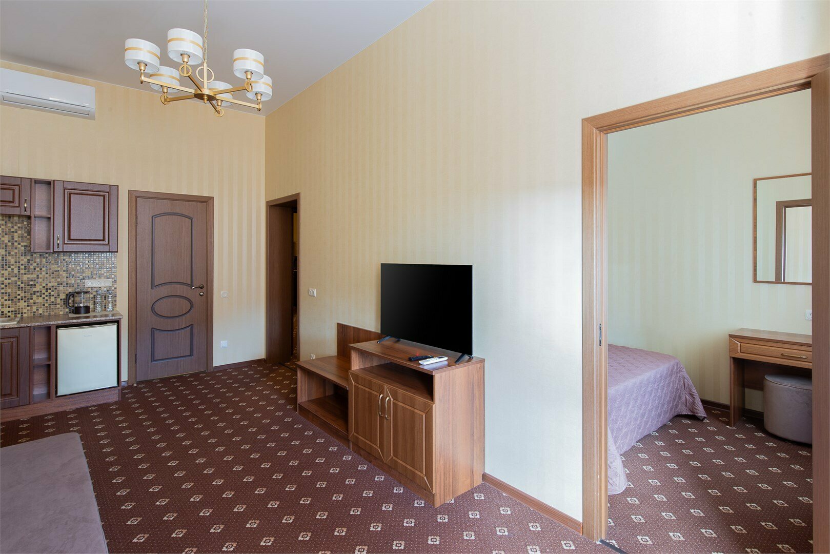 Апартаменты с эркером и душем