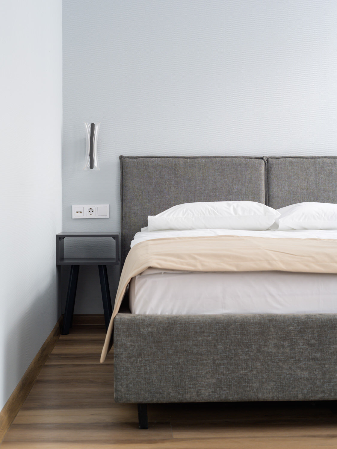 Бизнес с двуспальной кроватью и диваном №2