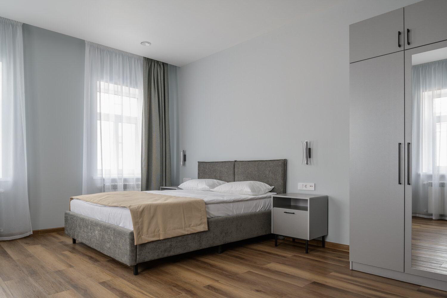 Комфорт с двуспальной кроватью и диванов №3