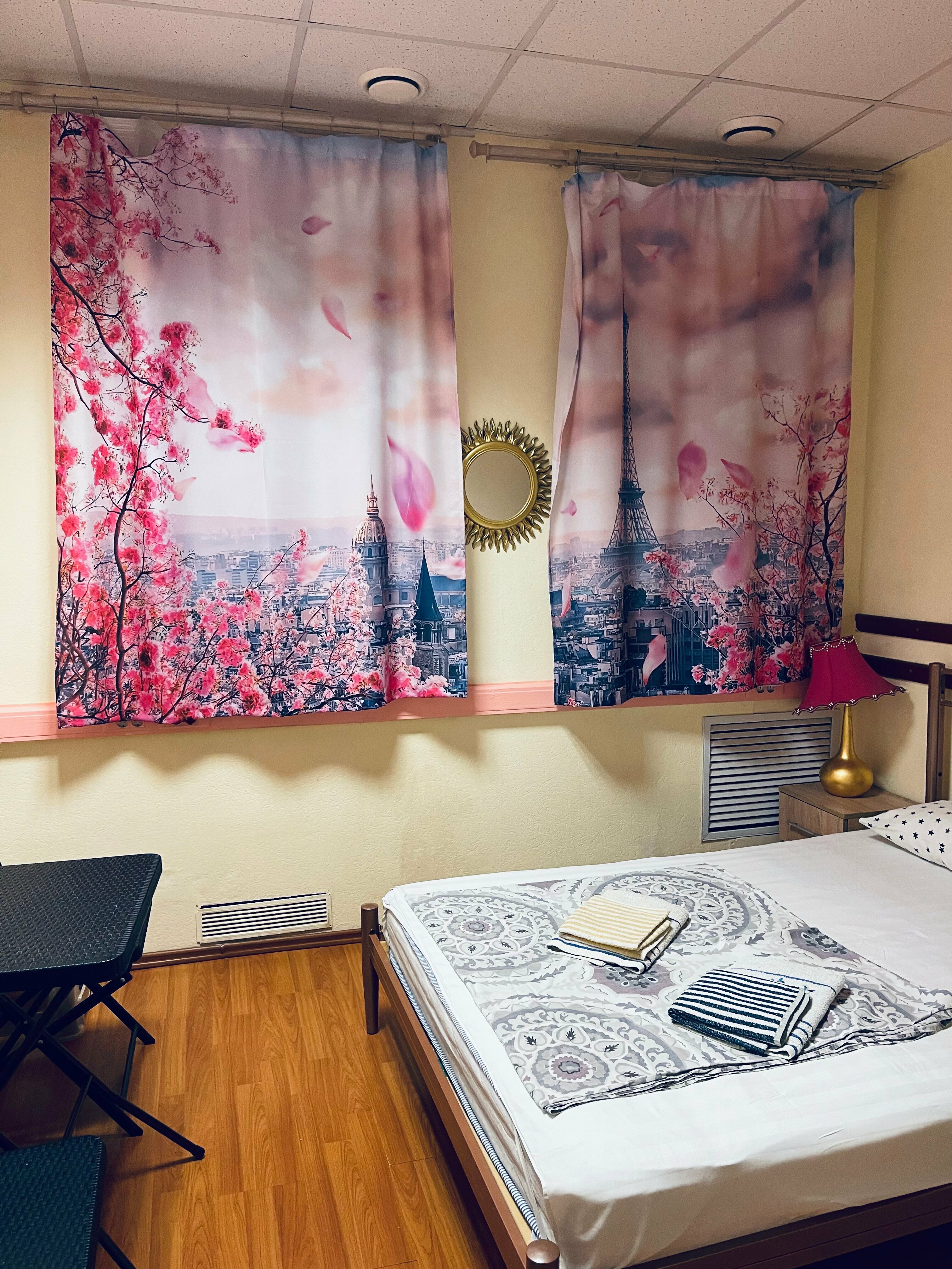 Двухместный номер с 1 кроватью и общим туалетом