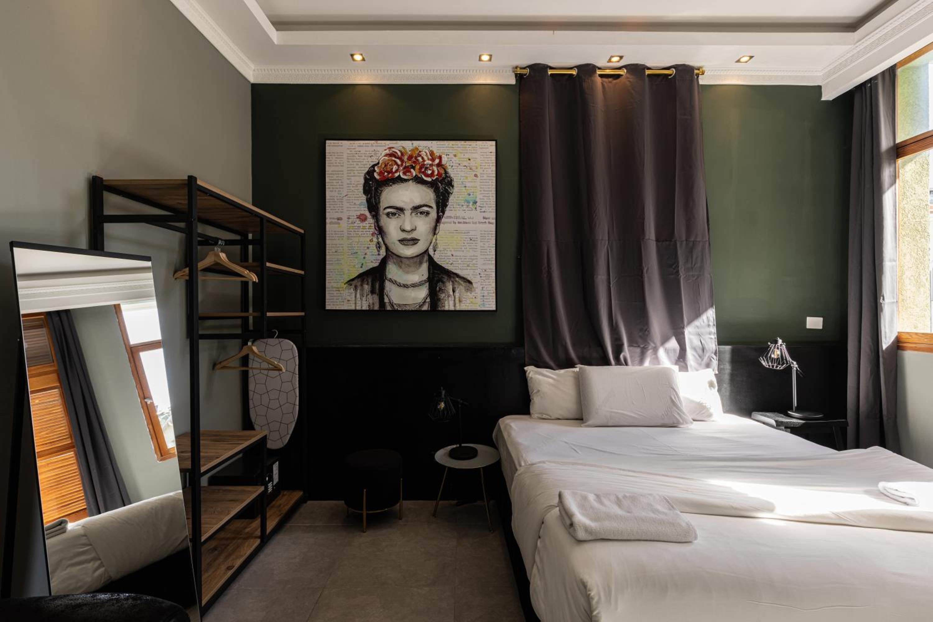 One-Bedroom Apartment (3 Adults)