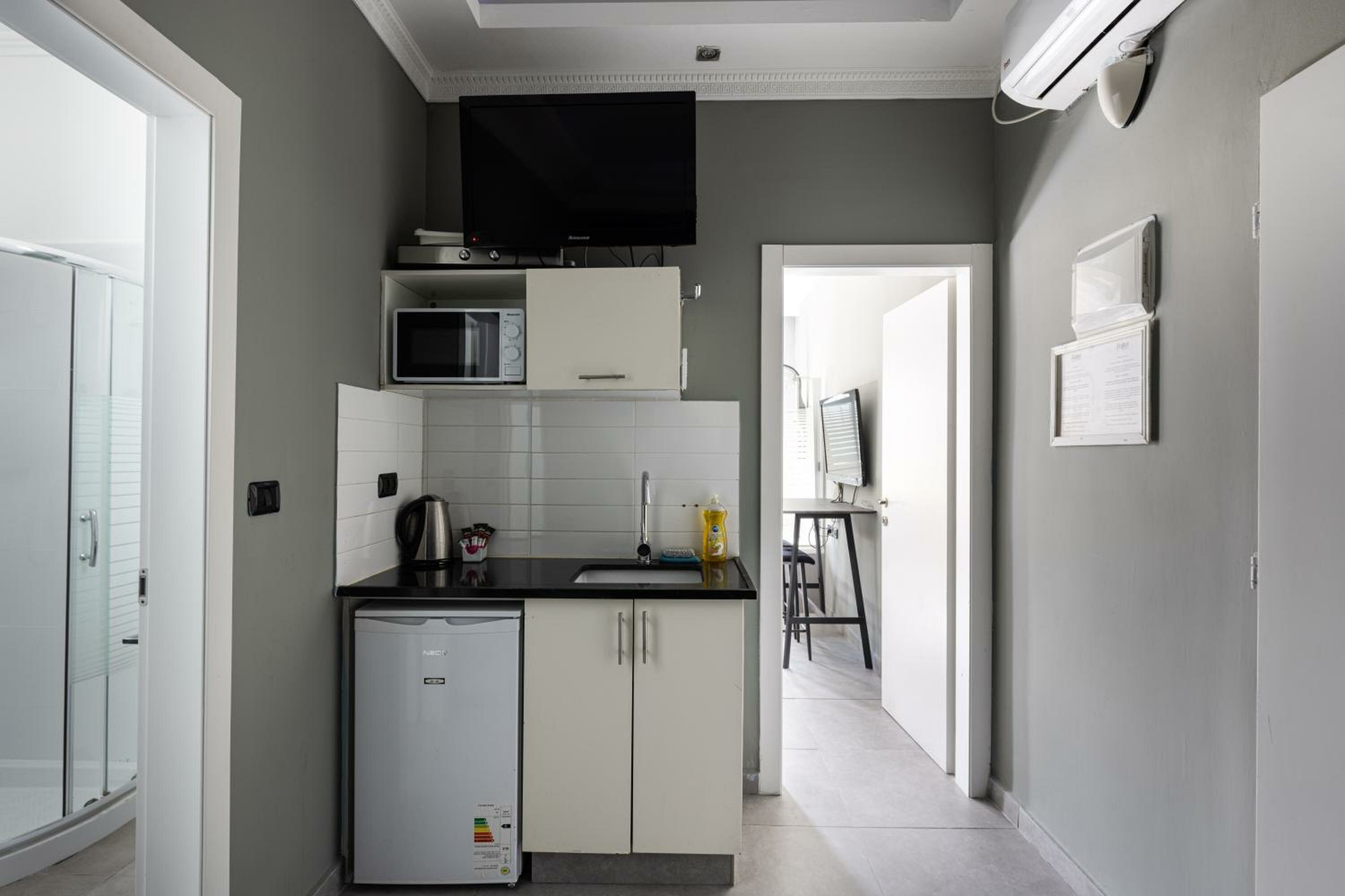 One-Bedroom Apartment (3 Adults)