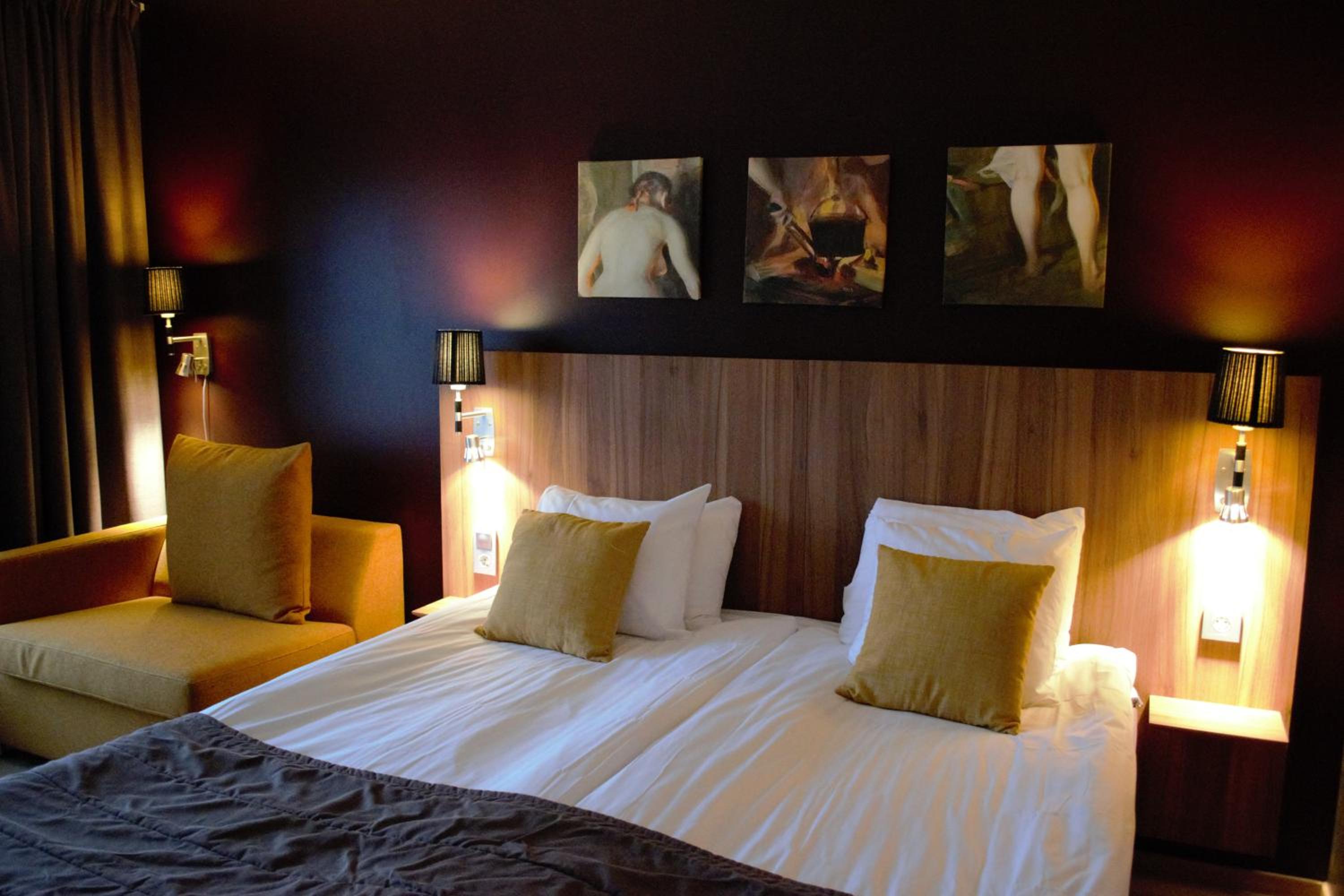 Superior Triple Room with King Bed - Non-Smoking
