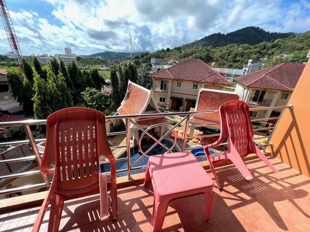 Twin Room, 2 Twin Beds, Balcony, Pool View