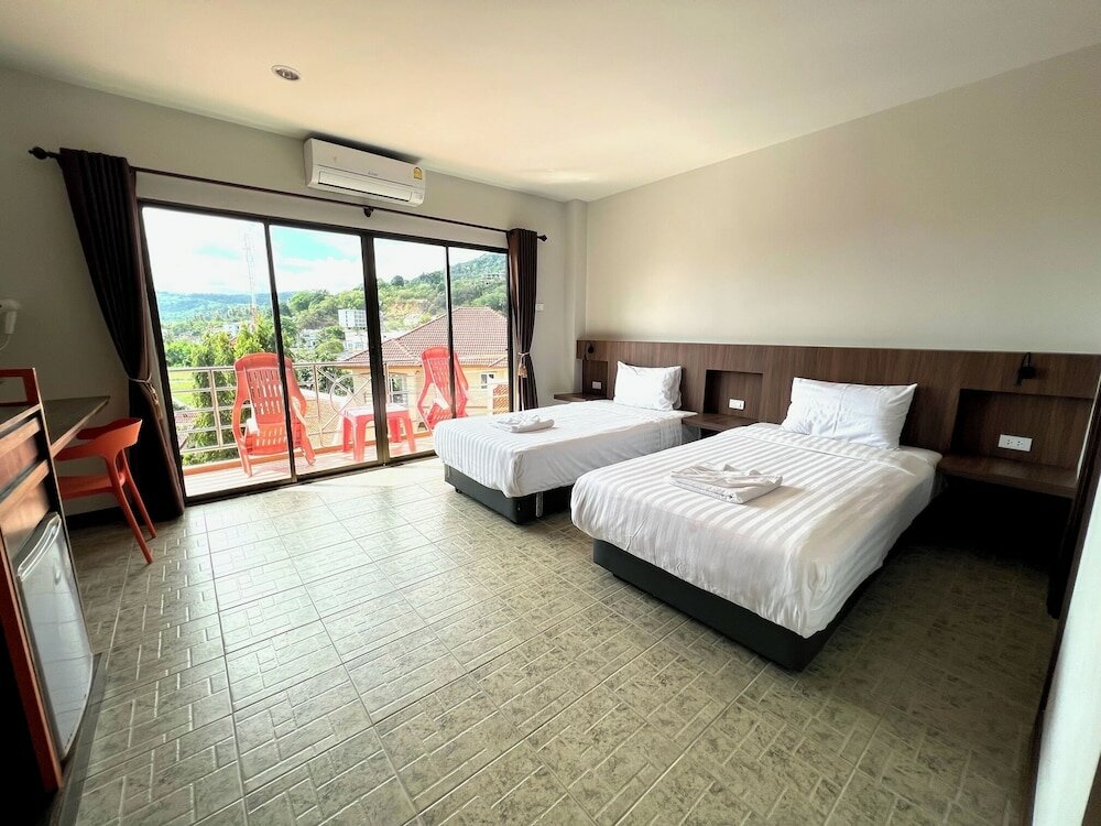 Twin Room, 2 Twin Beds, Balcony, Pool View