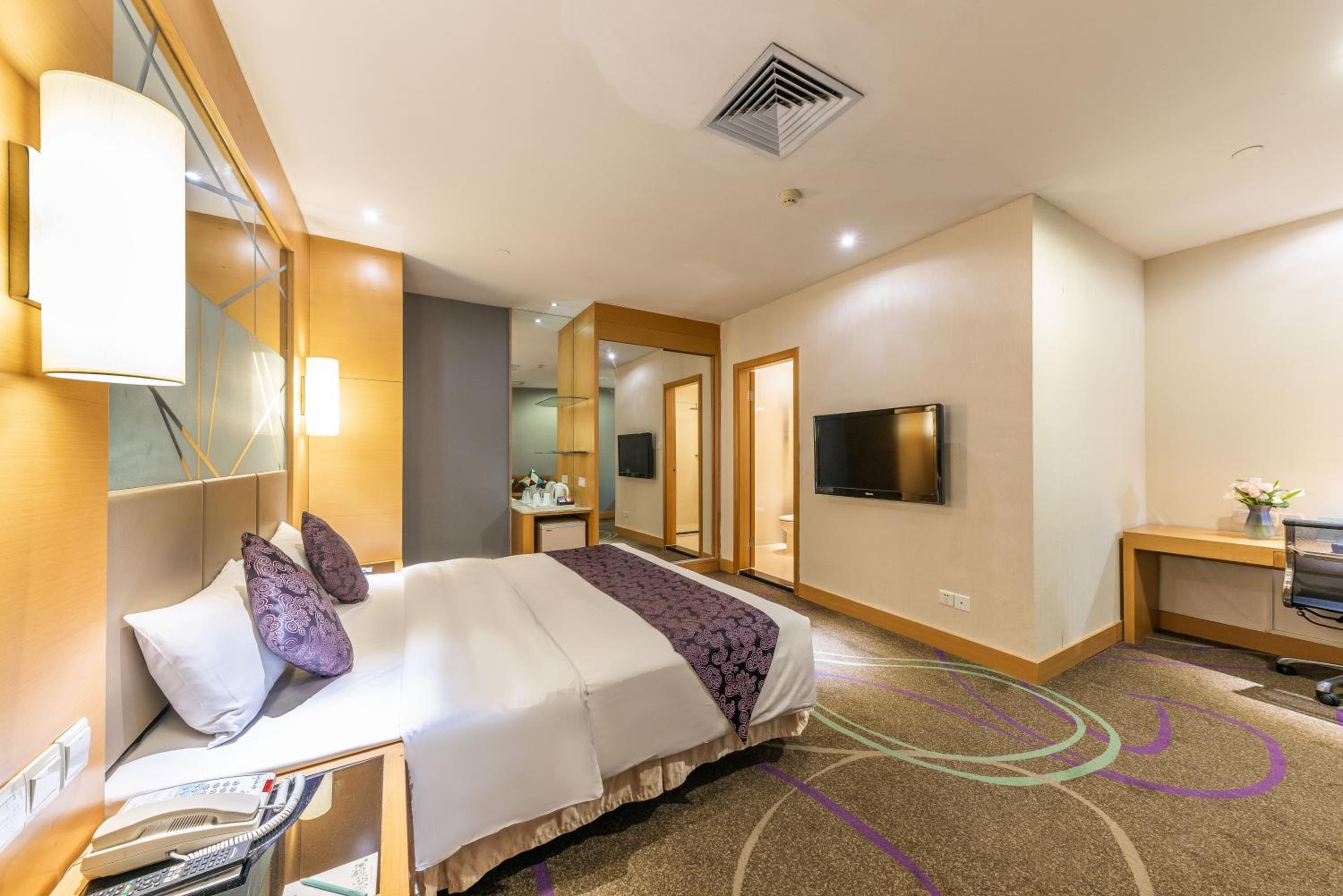 Standard Windowless Queen Room