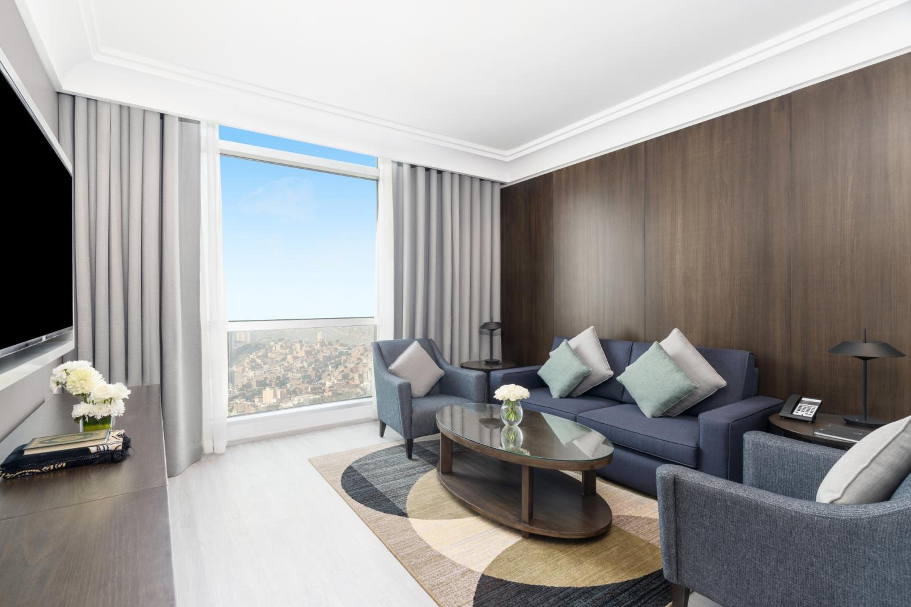 Deluxe Junior Suite with City View