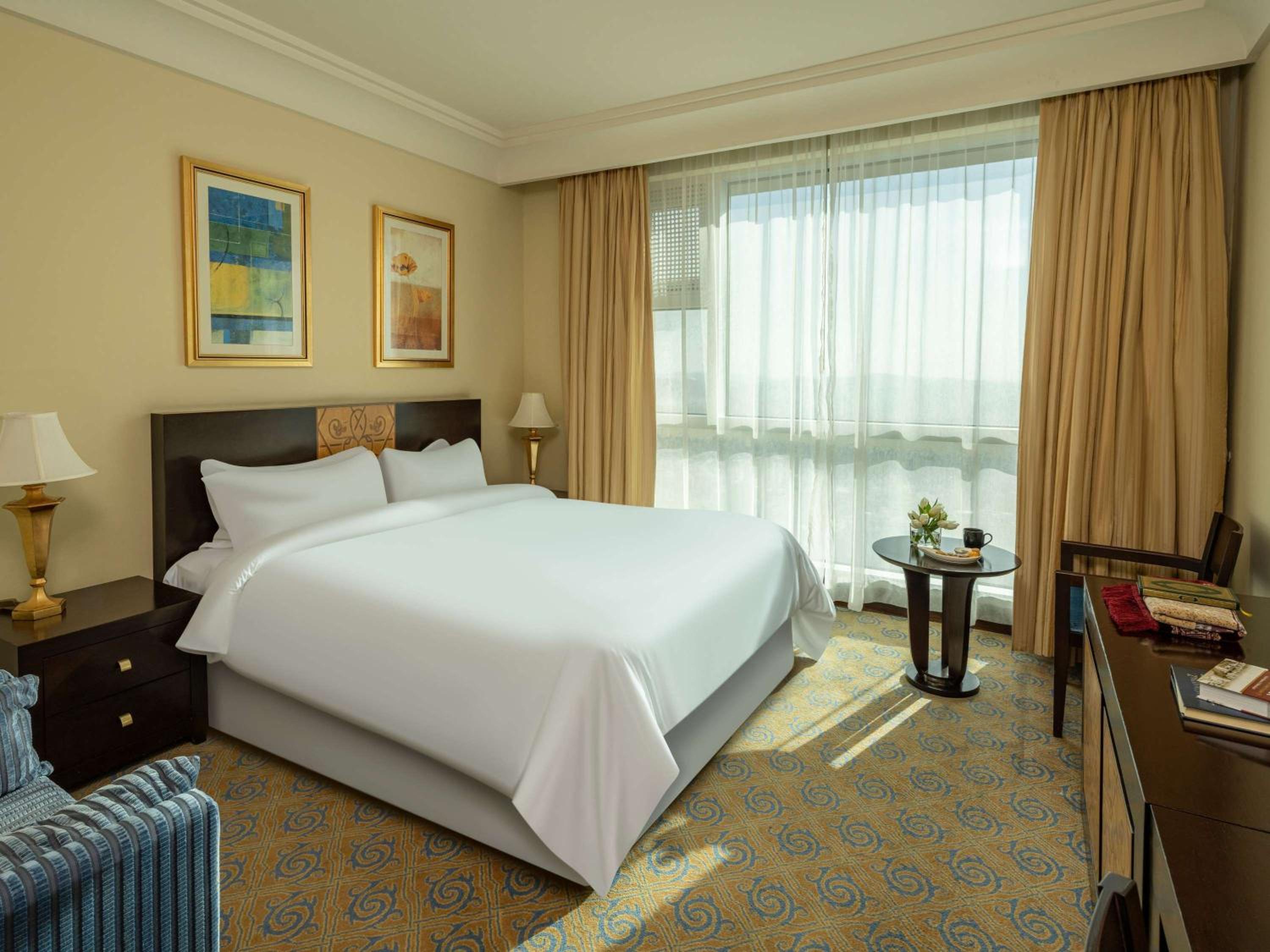 Junior Suite with City View