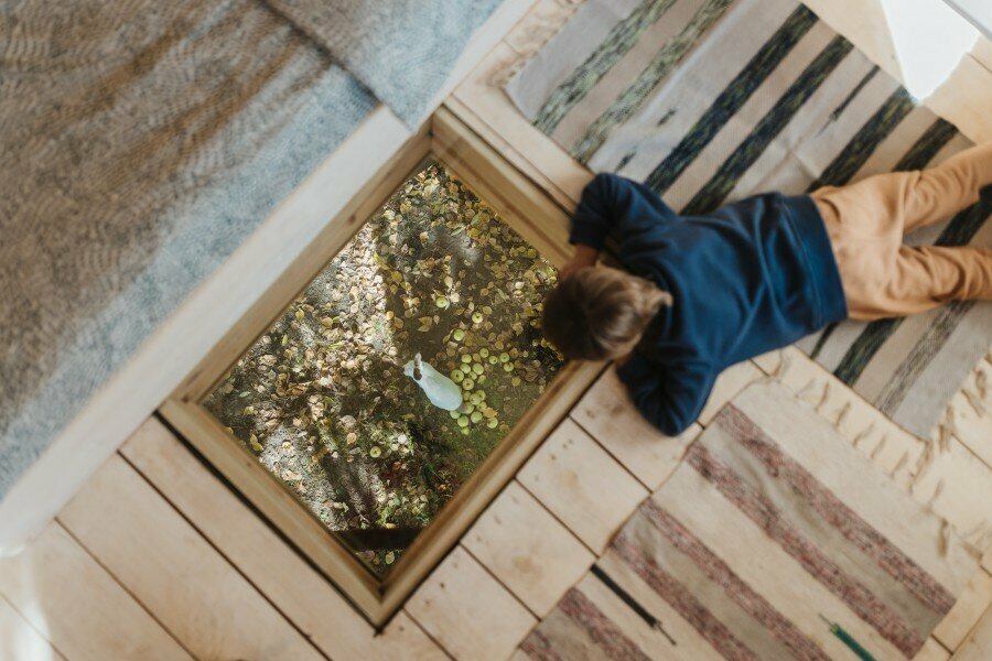 Дом с балконом