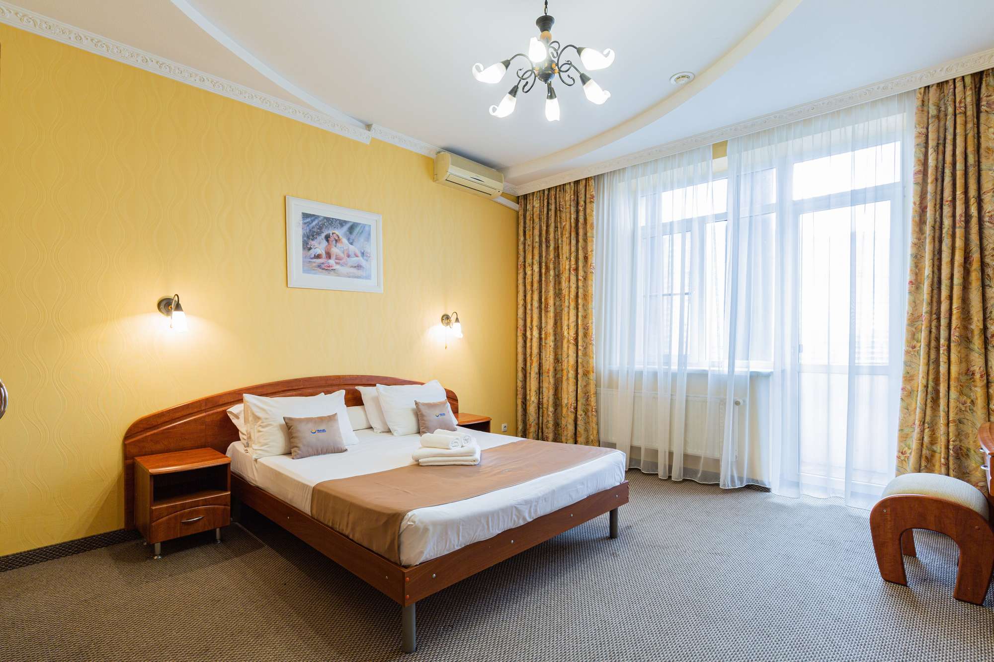 Люкс с балконом