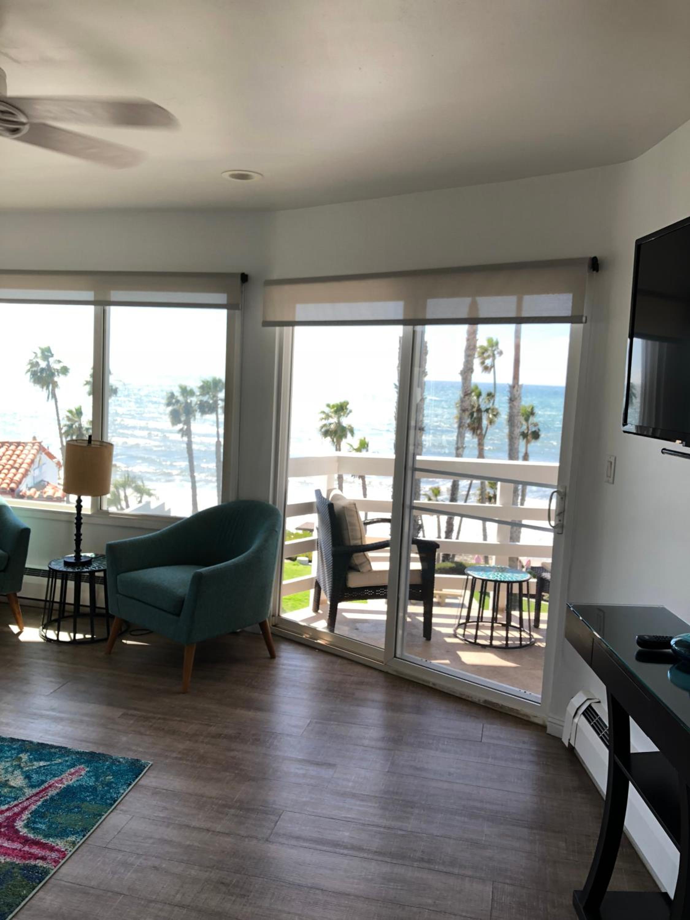Deluxe One-Bedroom Suite - Ocean Front