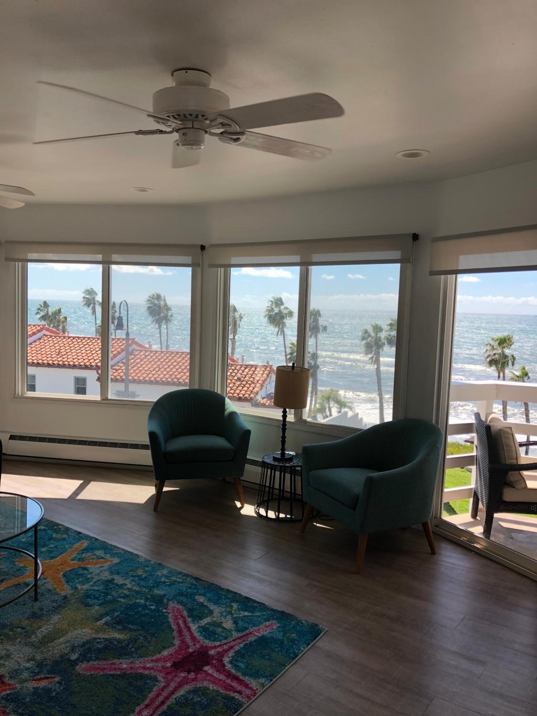 Deluxe One-Bedroom Suite - Ocean Front