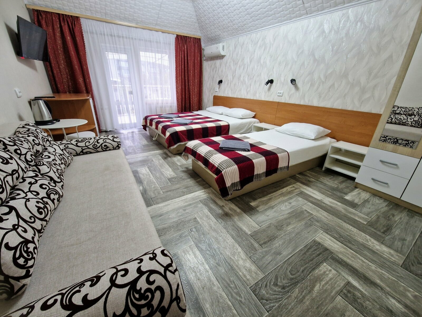 Семейный номер с балконом