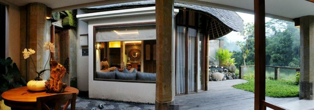 Royal Kenran Pool Suite