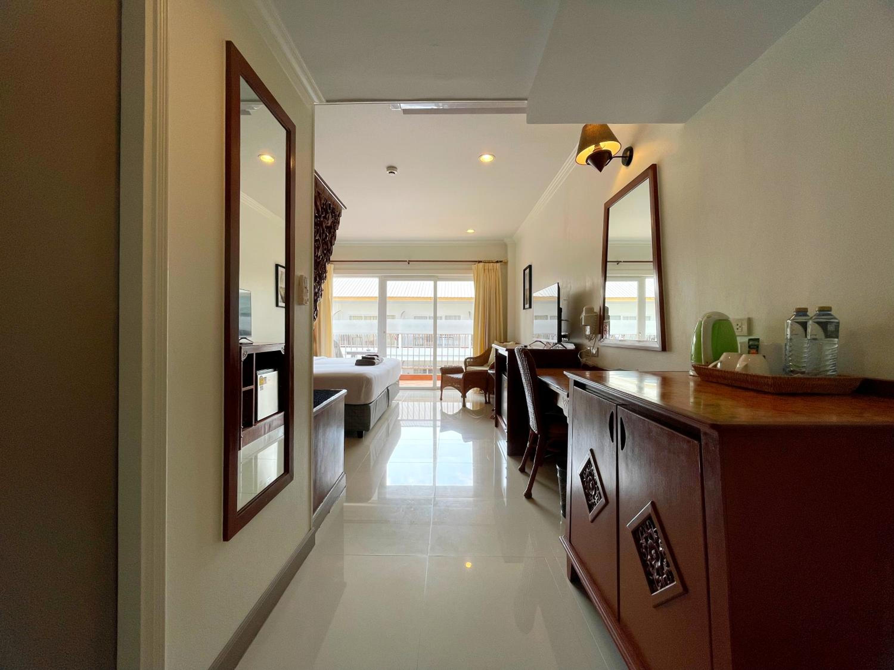 Deluxe Double Room with Balcony