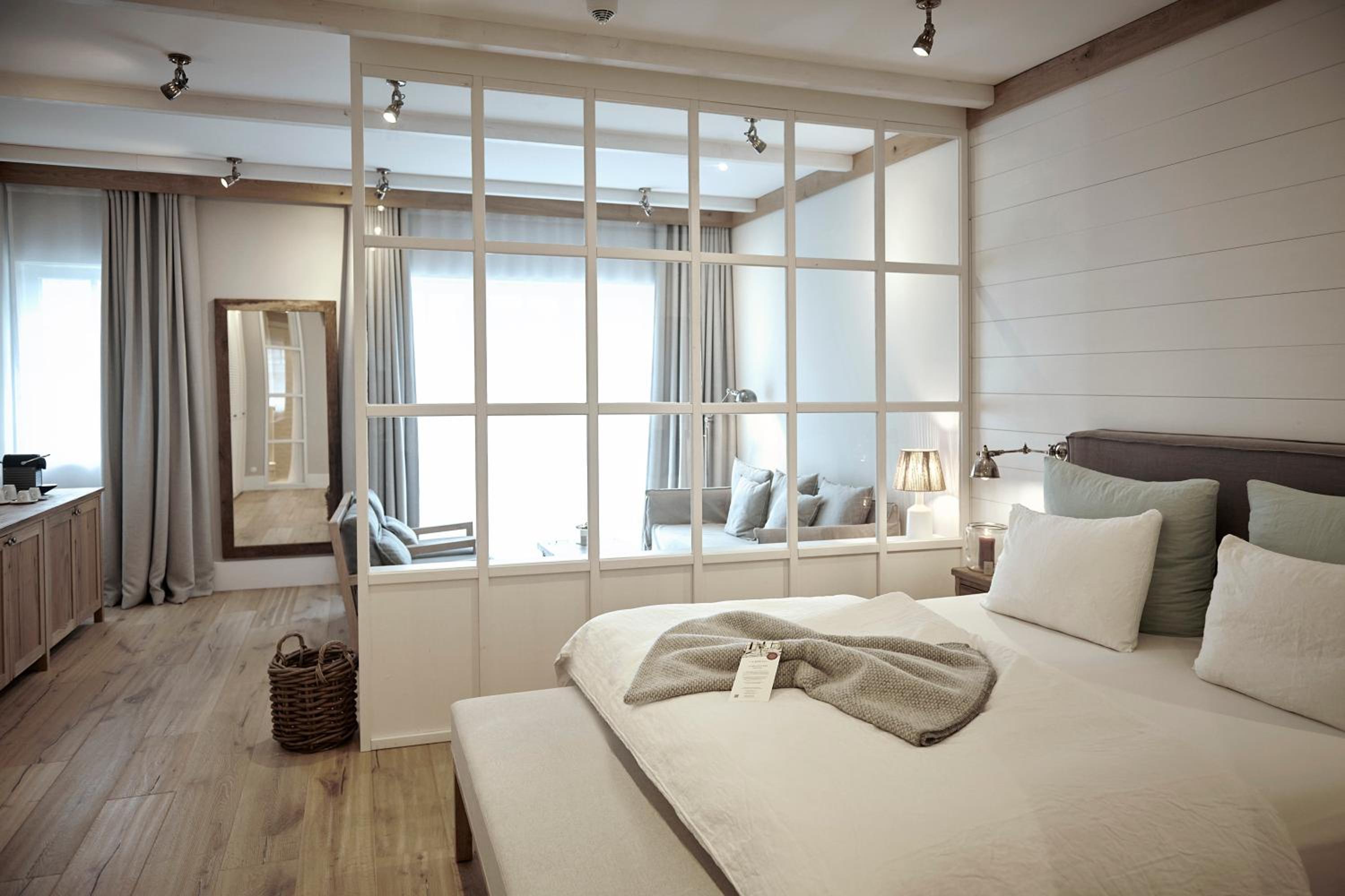 Classic Rooms with Balcony / The Cozy Lofts